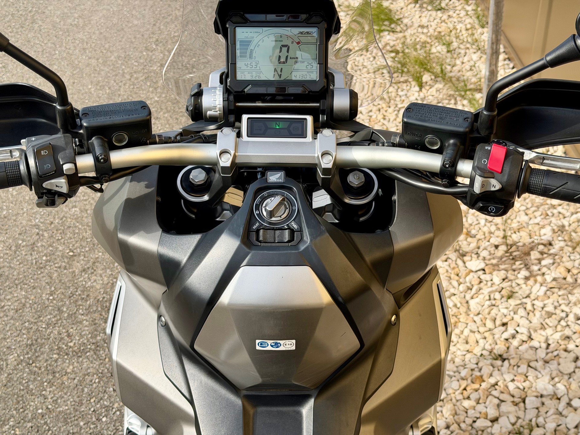 HONDA X-ADV 750 ABS-image-15