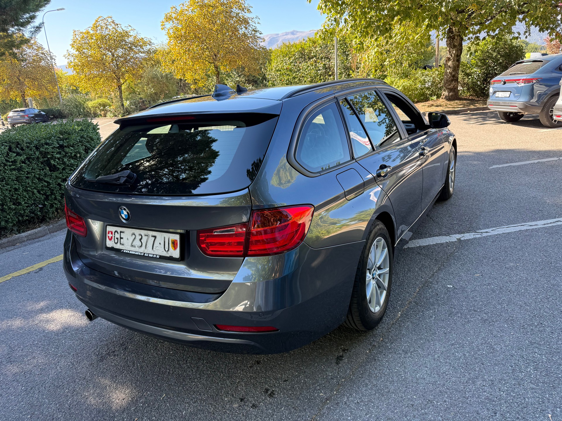 BMW 320d xDrive Touring Modern Line Steptronic-showroom-element-2