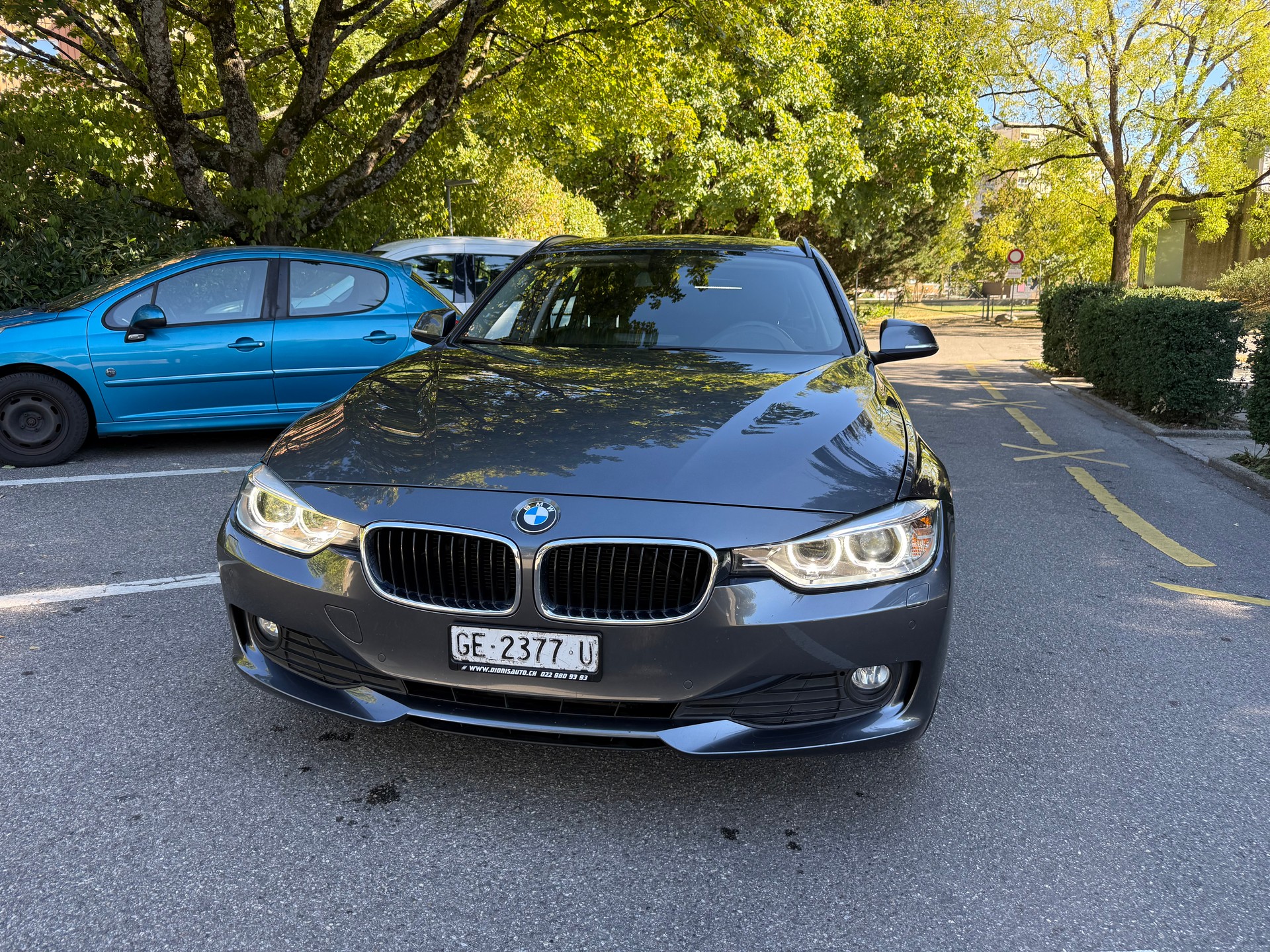 BMW 320d xDrive Touring Modern Line Steptronic-showroom-element-1