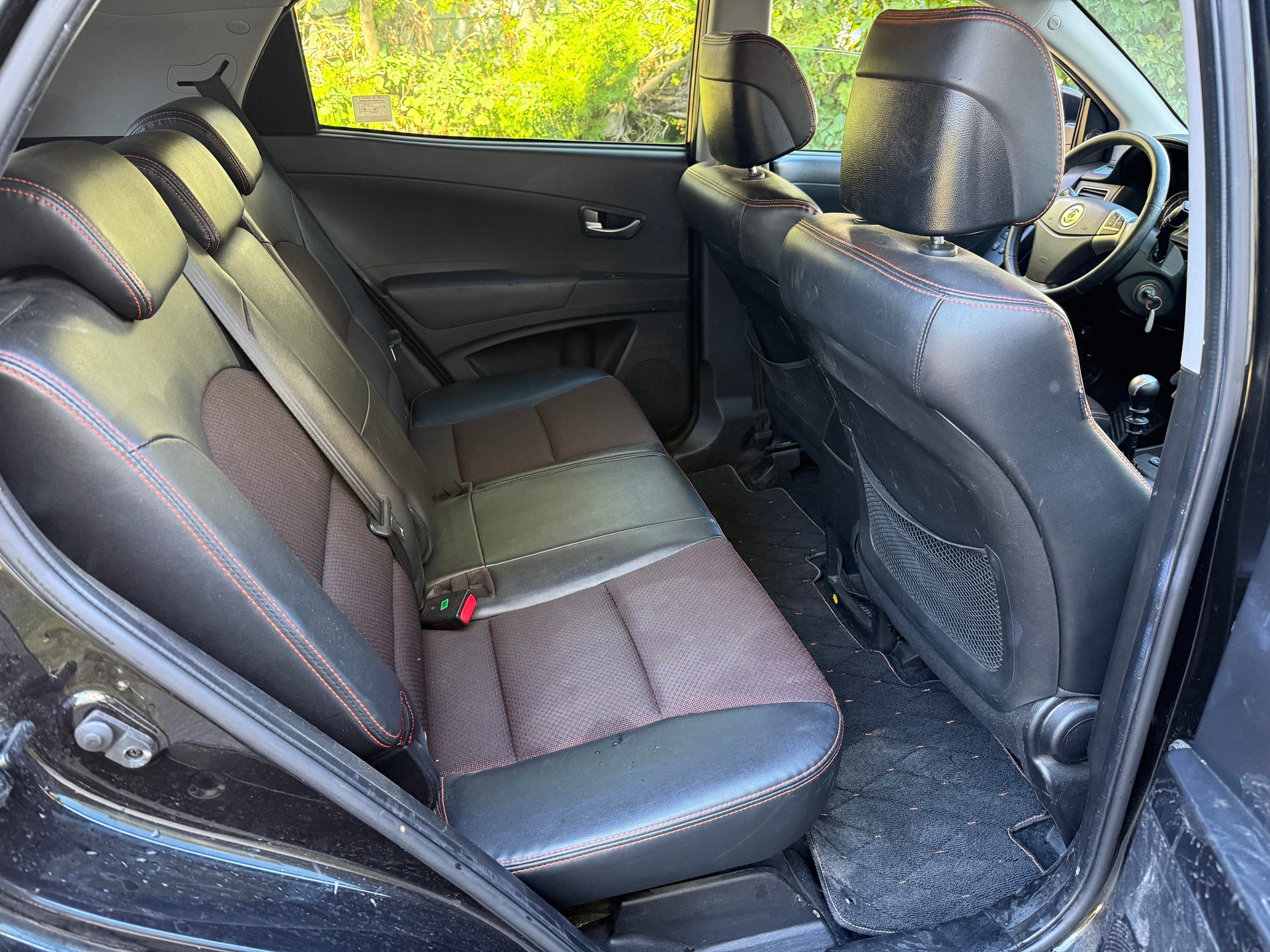 KGM-SsangYong Korando 2.0 e-XDI Swiss Limited Edition 4WD-image-4