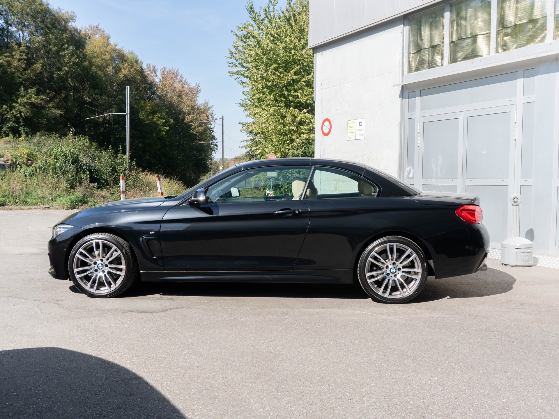 BMW 440i Cabriolet xDrive M Sport Steptronic-showroom-element-1