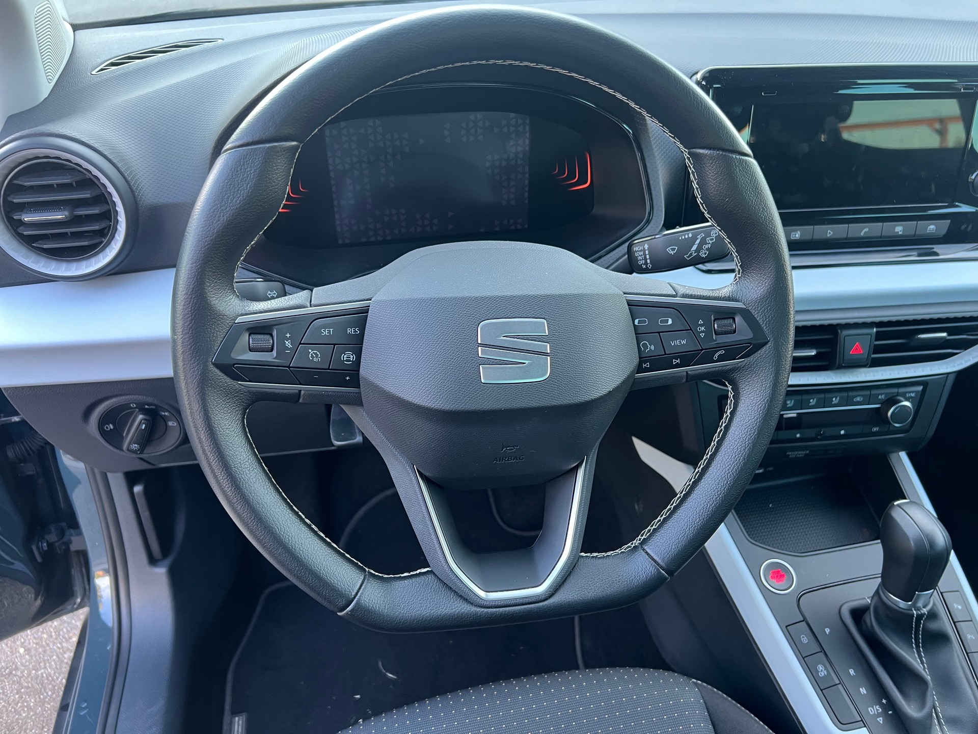 SEAT Arona 1.0 TSI Eco GO DSG-image-17