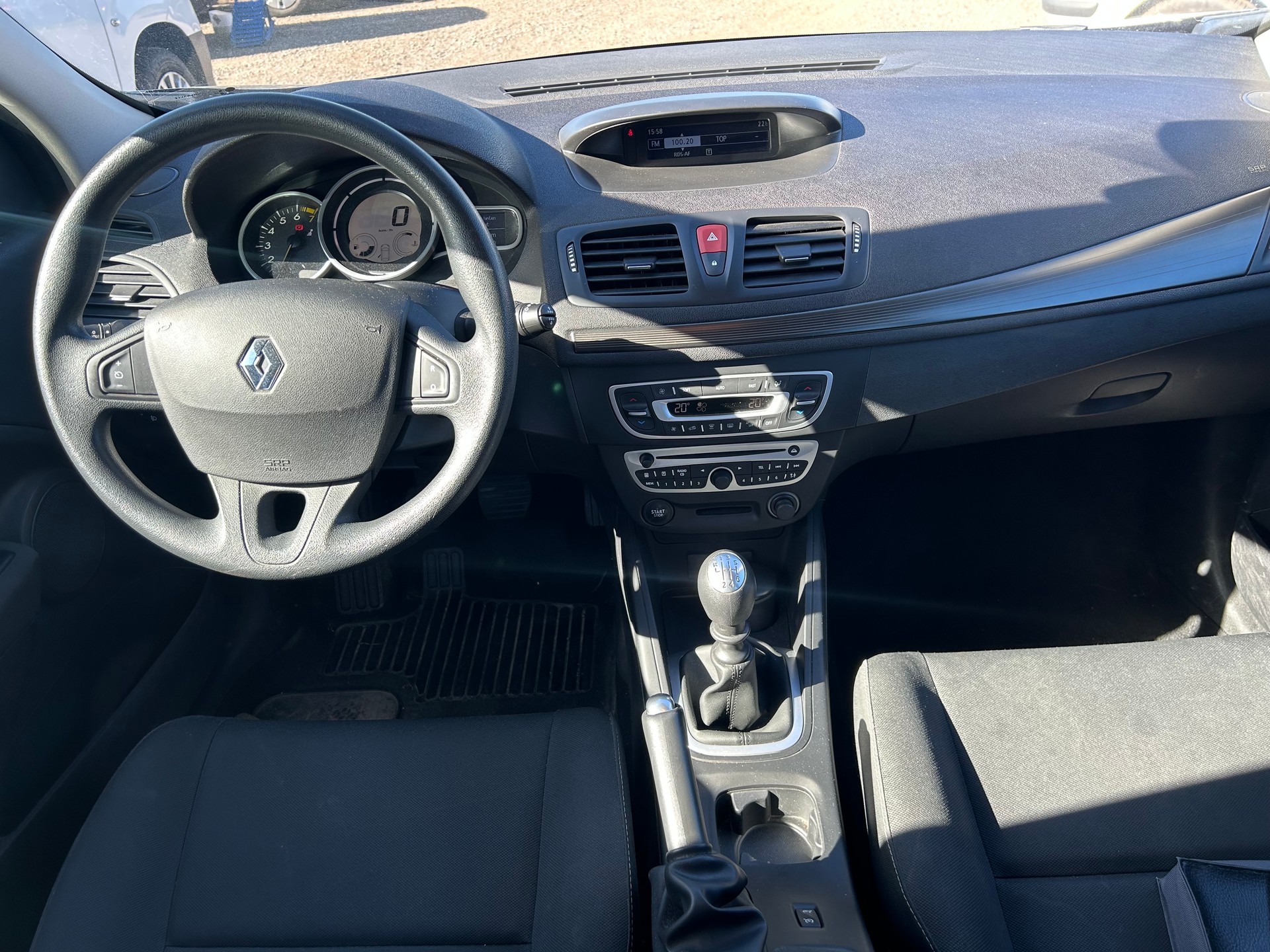 RENAULT Mégane Grandtour 1.4 16V Turbo Expression-image-10