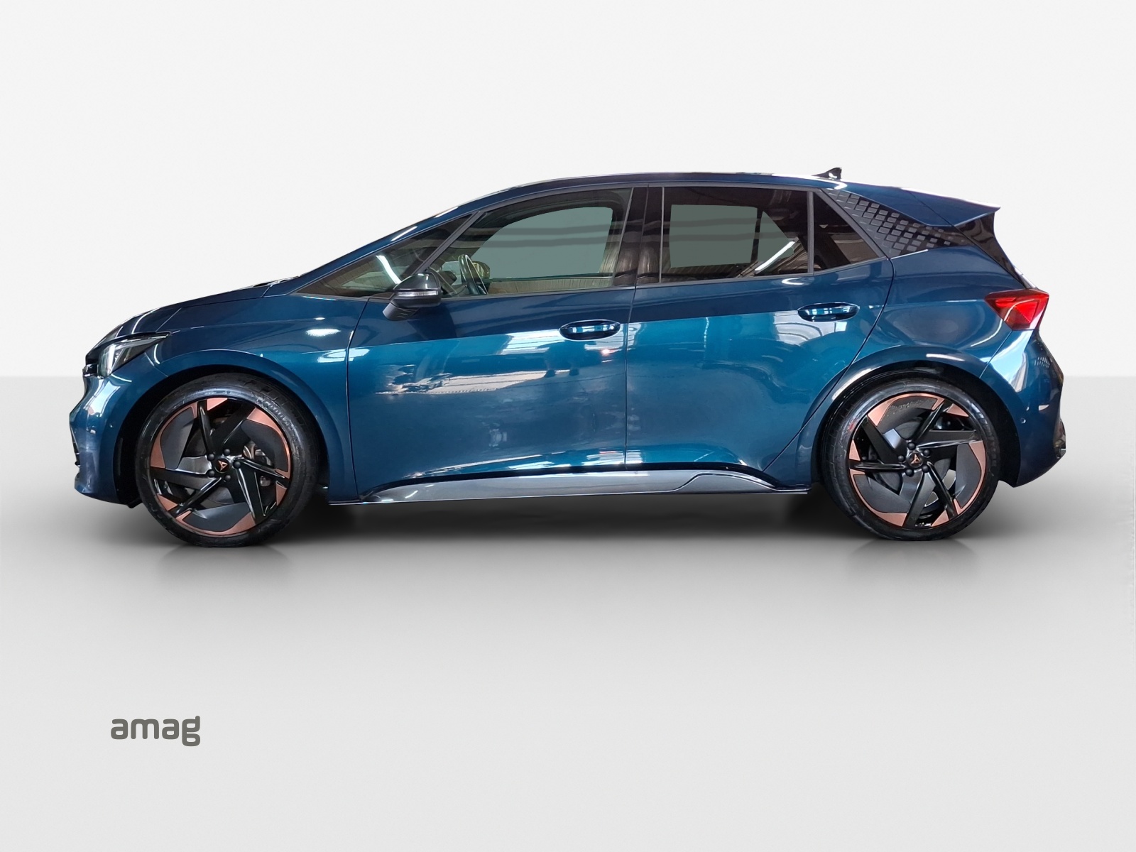 CUPRA Born 77 kWh e-Boost-showroom-element-1