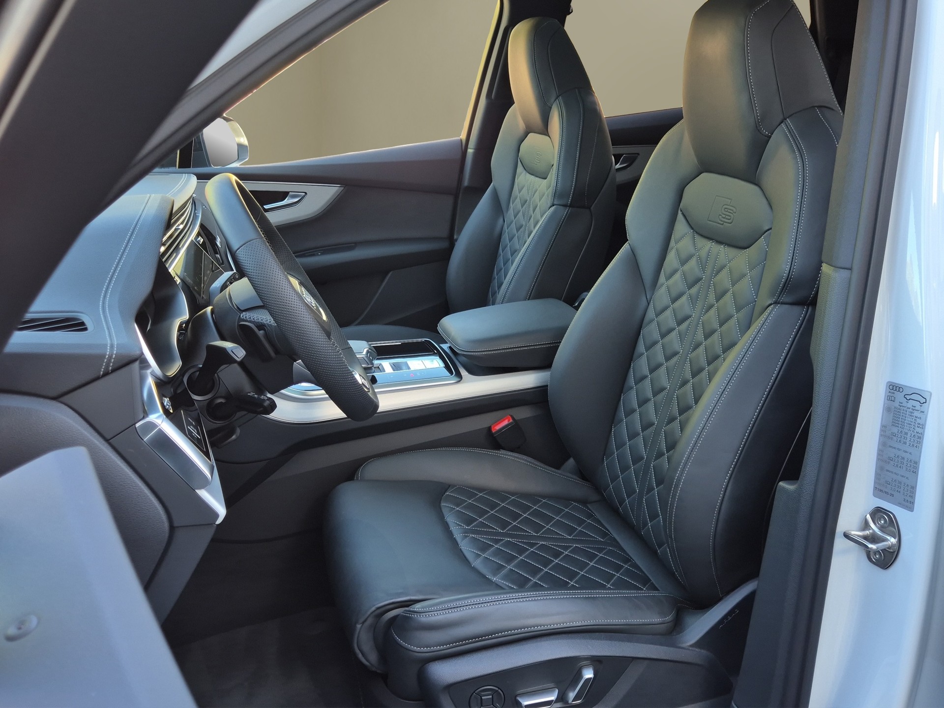 AUDI Q7 SUV TFSI quattro 250 kW S line tiptronic-image-8