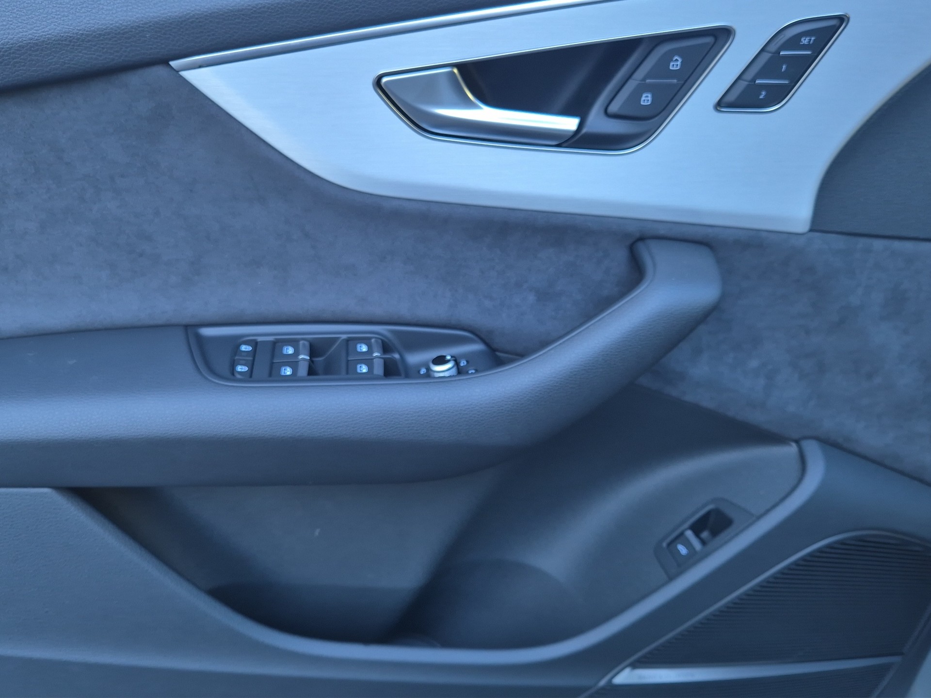 AUDI Q7 SUV TFSI quattro 250 kW S line tiptronic-image-13