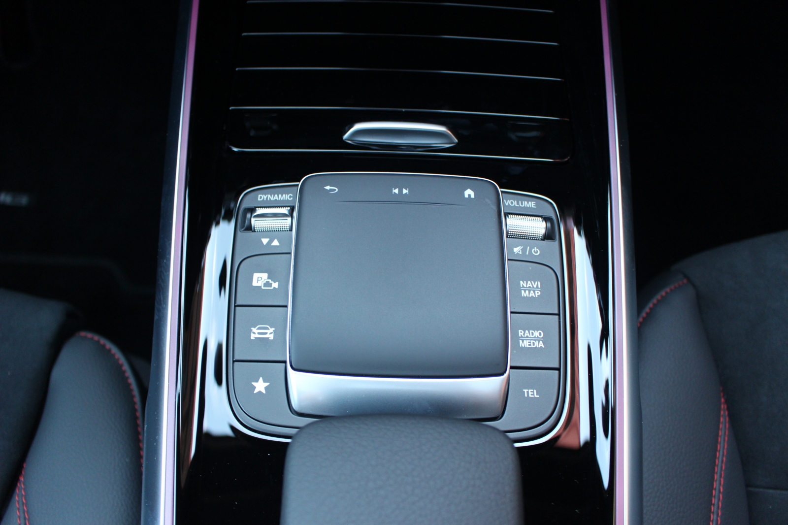 MERCEDES-BENZ EQB 300 AMG Line 4MATIC-image-9