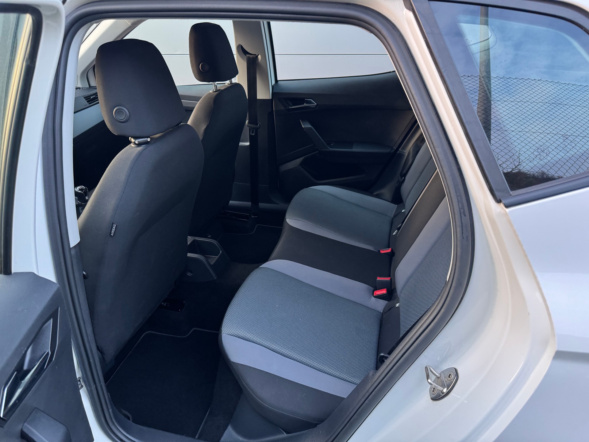 SEAT Arona 1.0 TSI Eco Style-image-10
