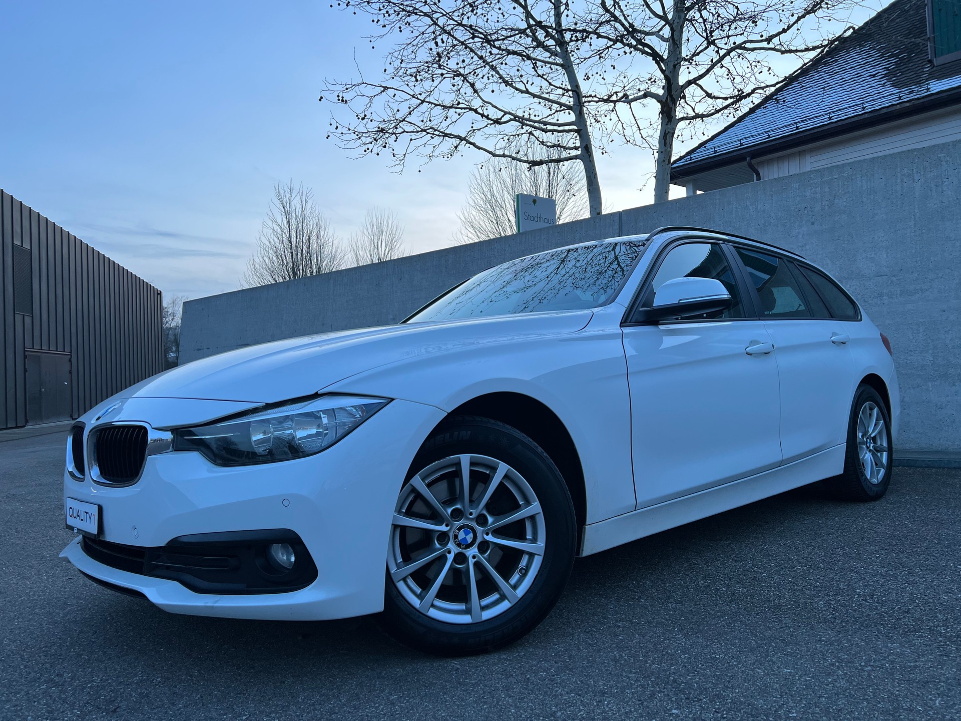 BMW 316d Touring Business Steptronic | Facelift | ab MFK | 2x Schlüssel | Automat | Navi-image-3