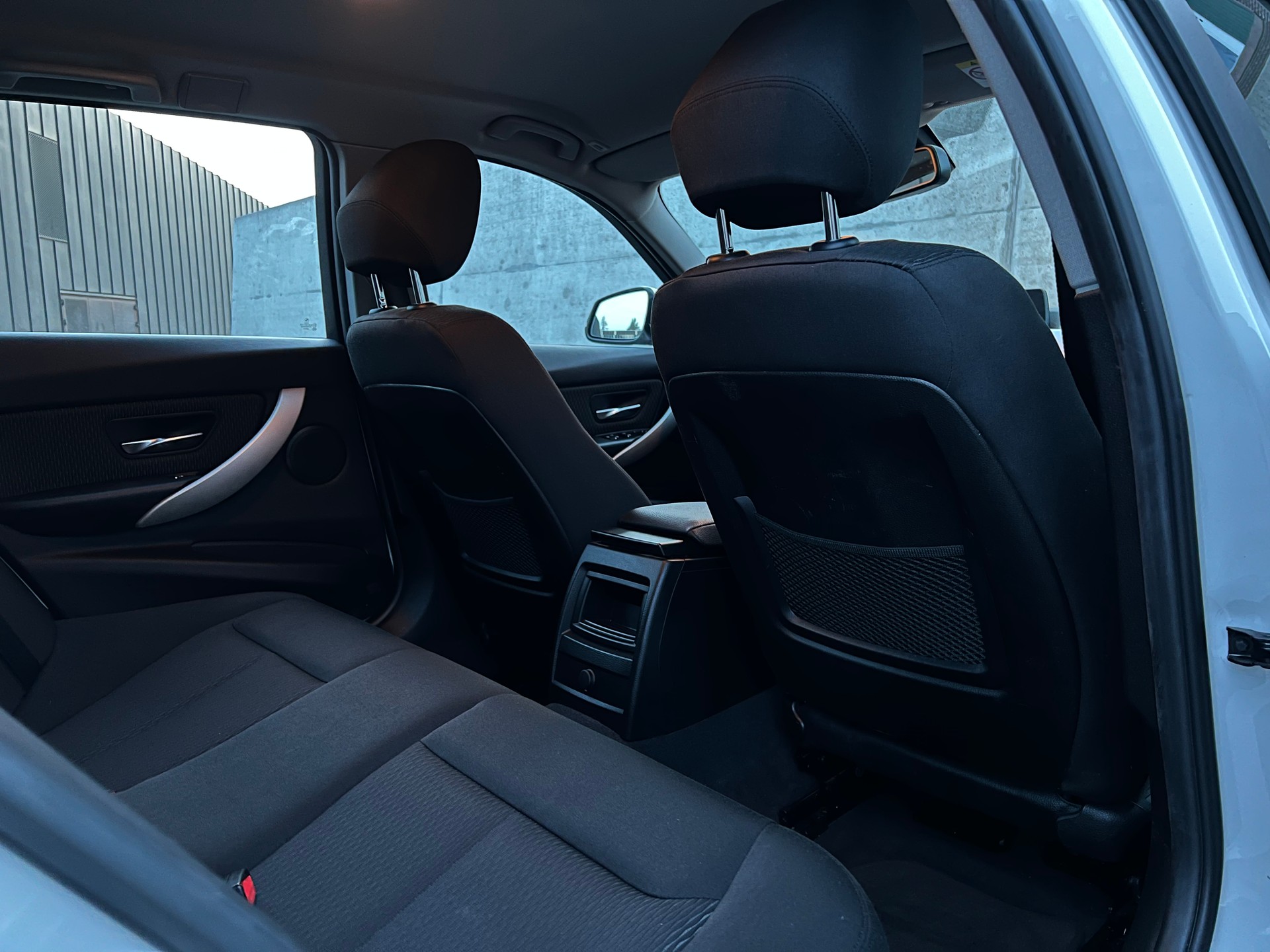BMW 316d Touring Business Steptronic | Facelift | ab MFK | 2x Schlüssel | Automat | Navi-image-8