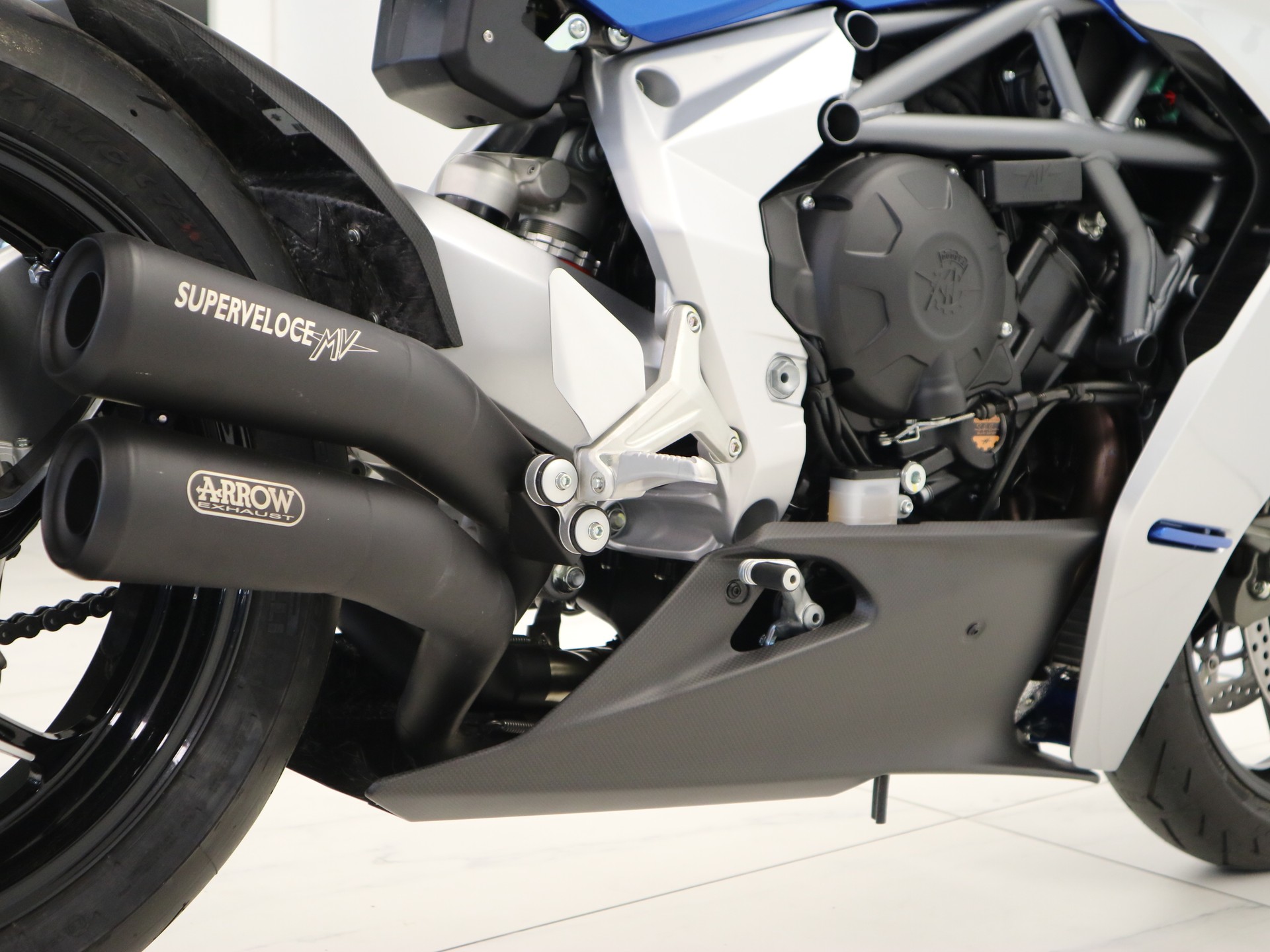 MV AGUSTA Superveloce 800 ALPINE-image-8