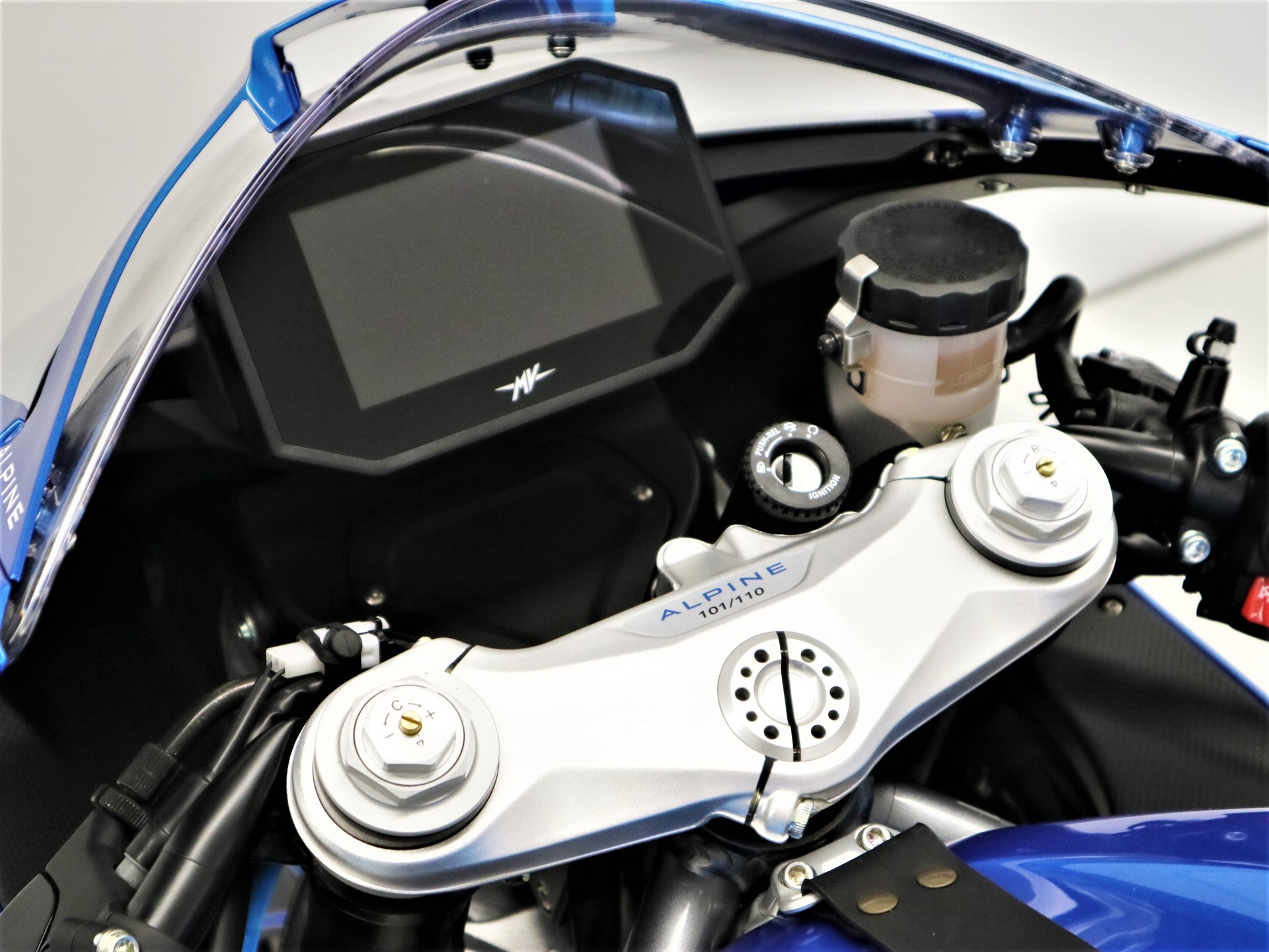 MV AGUSTA Superveloce 800 ALPINE-image-6