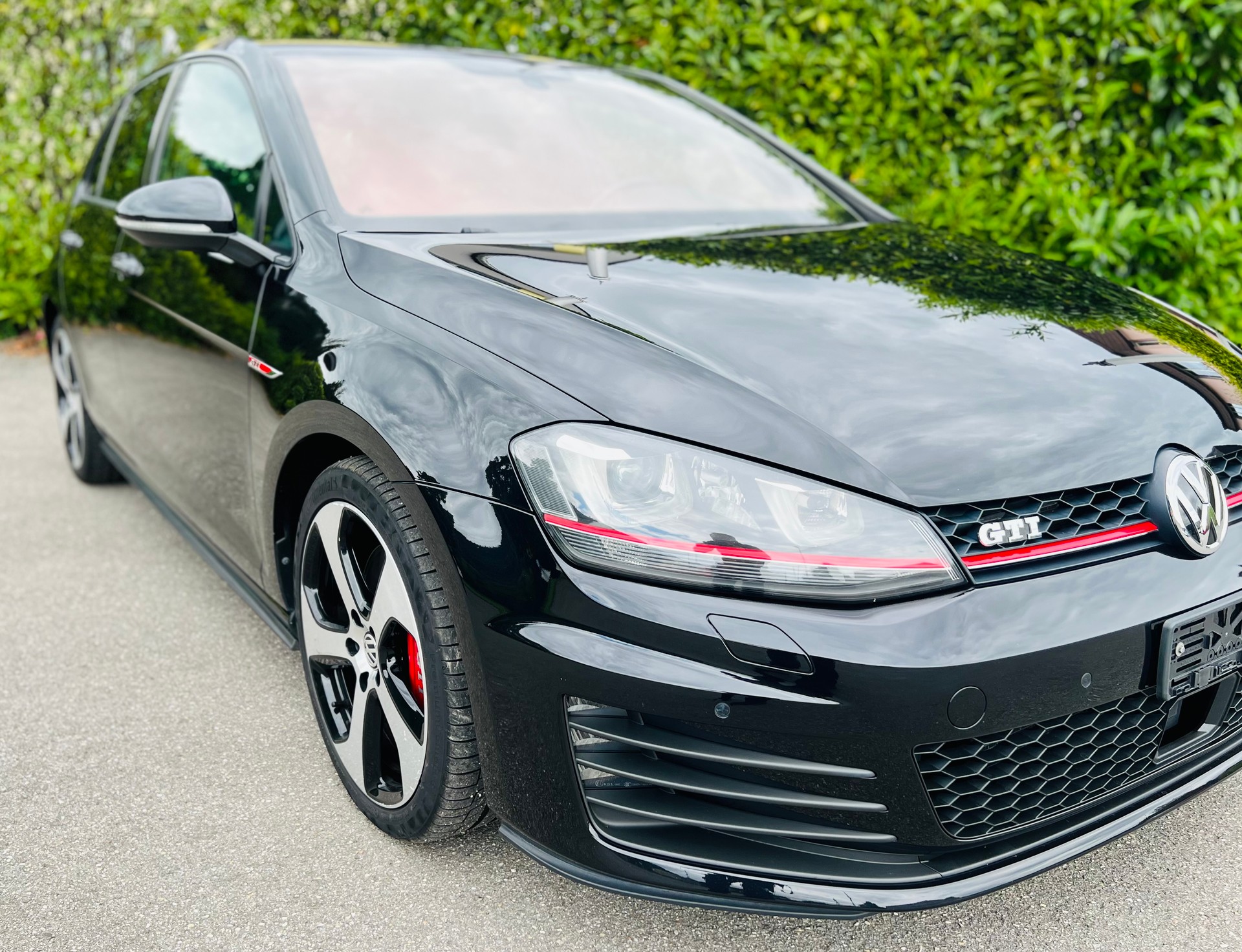VW Golf 2.0 TSI GTI Performance DSG-image-2