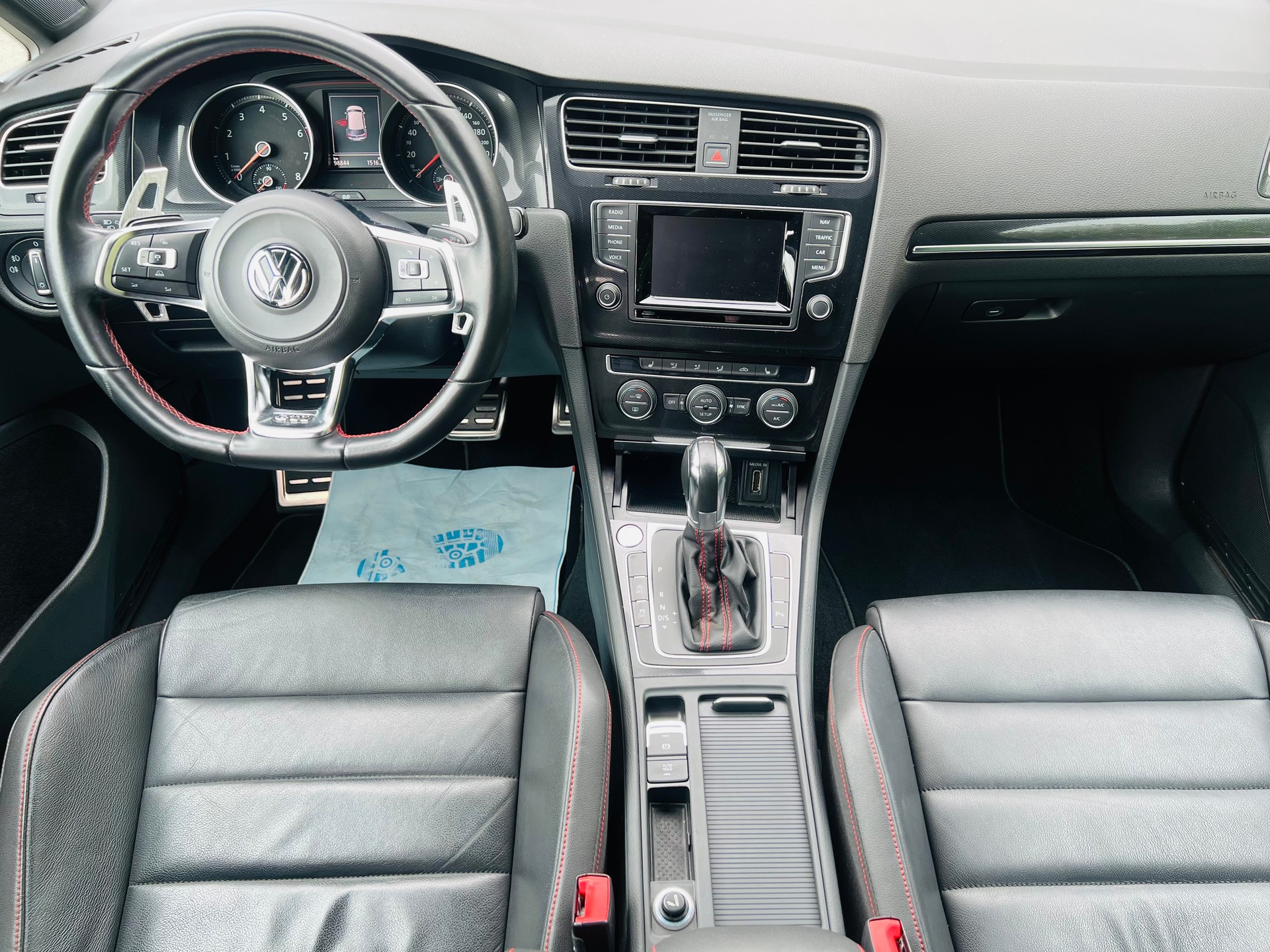 VW Golf 2.0 TSI GTI Performance DSG-image-12