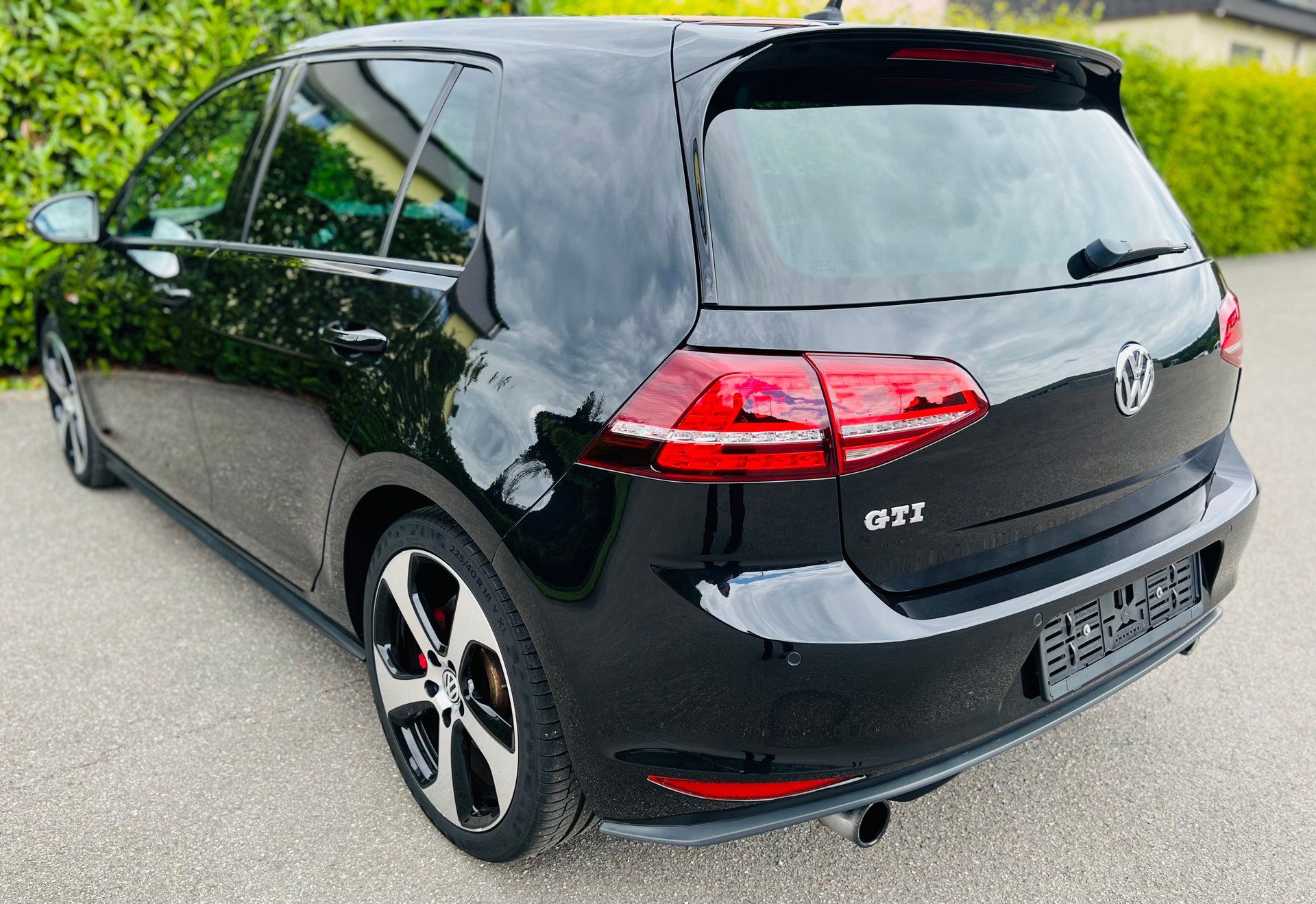 VW Golf 2.0 TSI GTI Performance DSG-image-9
