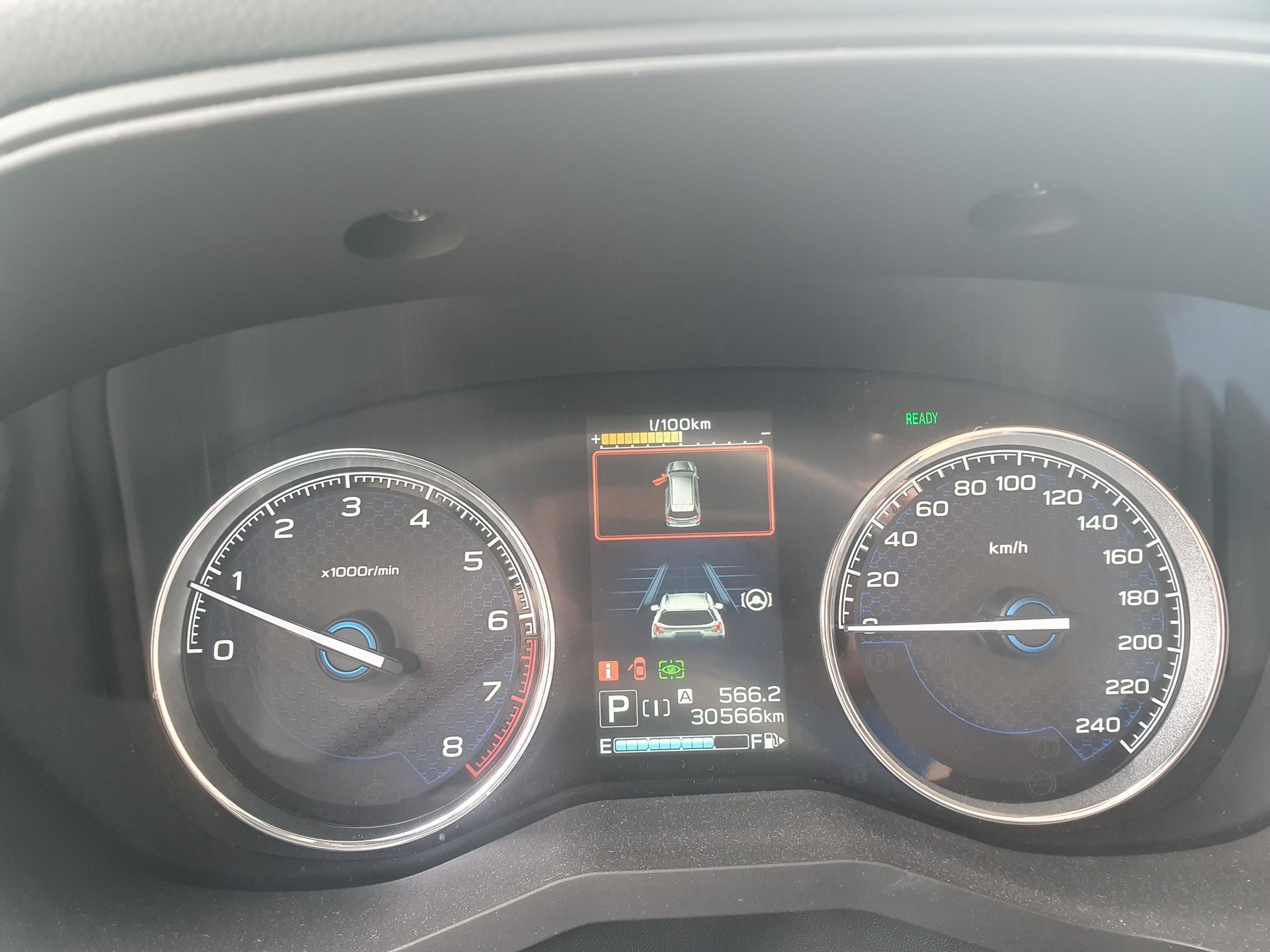 SUBARU Forester 2.0i e-Boxer Swiss Plus Lineartronic-image-5