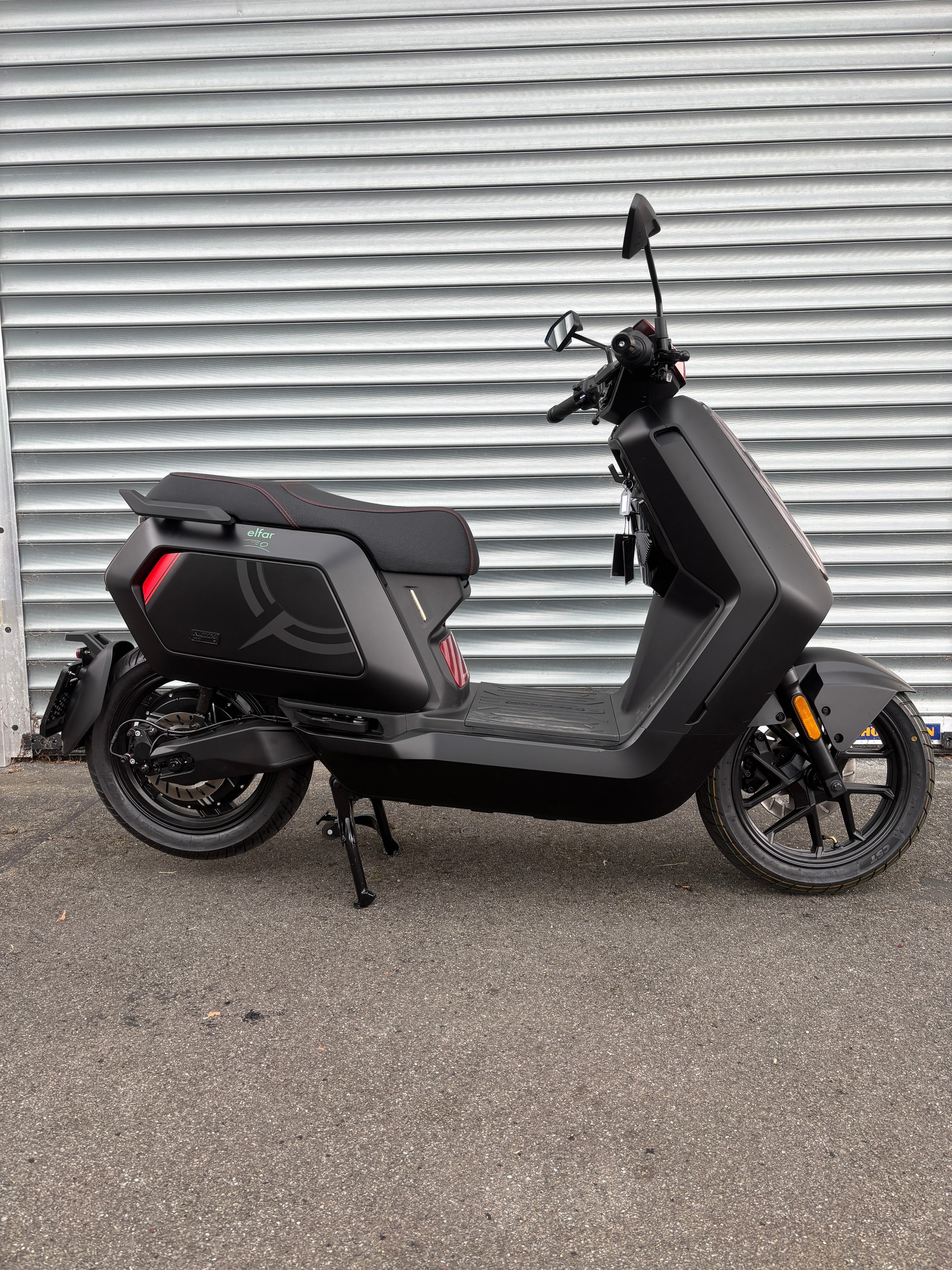 NIU NQi X 500-showroom-element-3