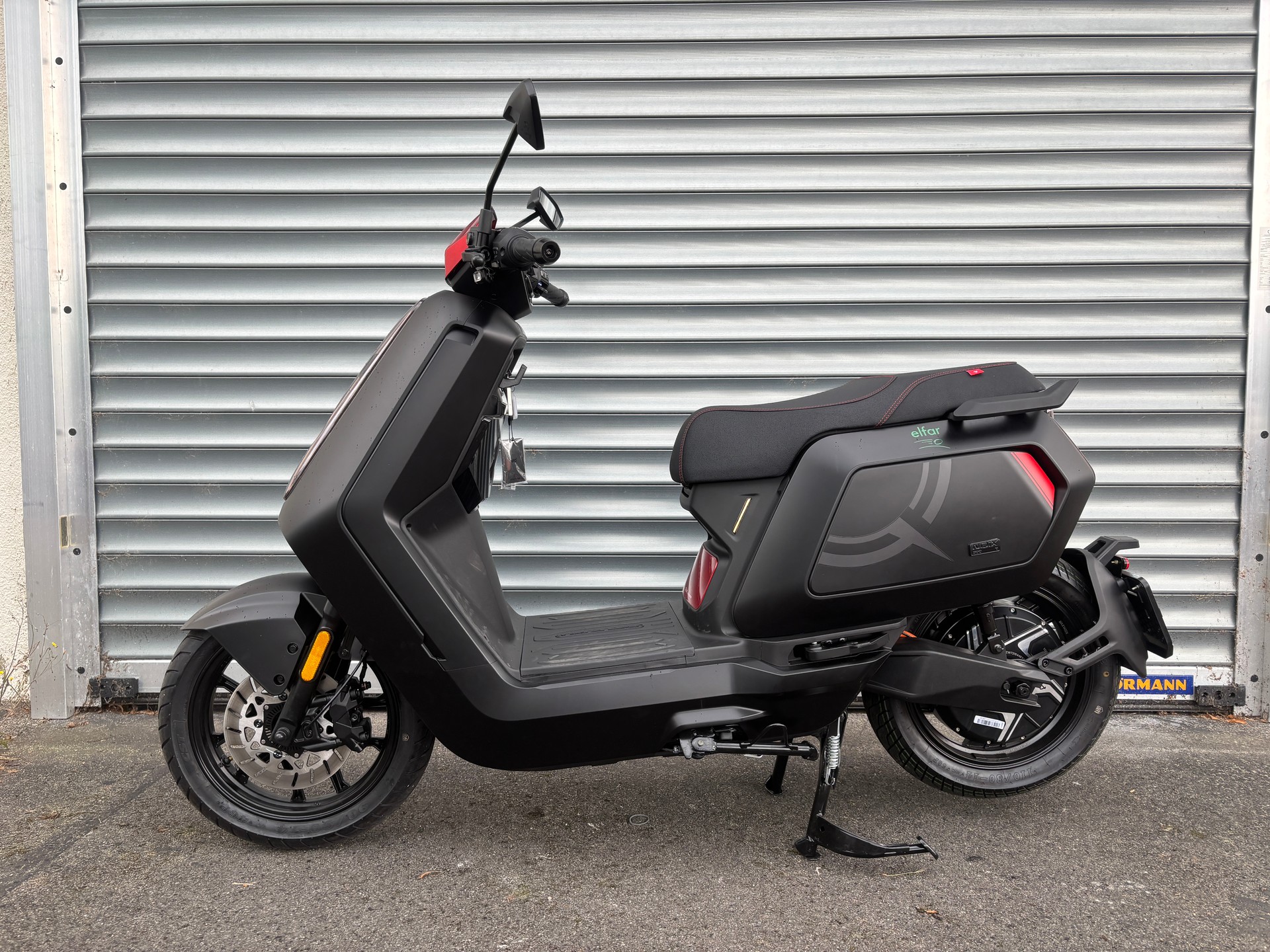 NIU NQi X 500-showroom-element-1
