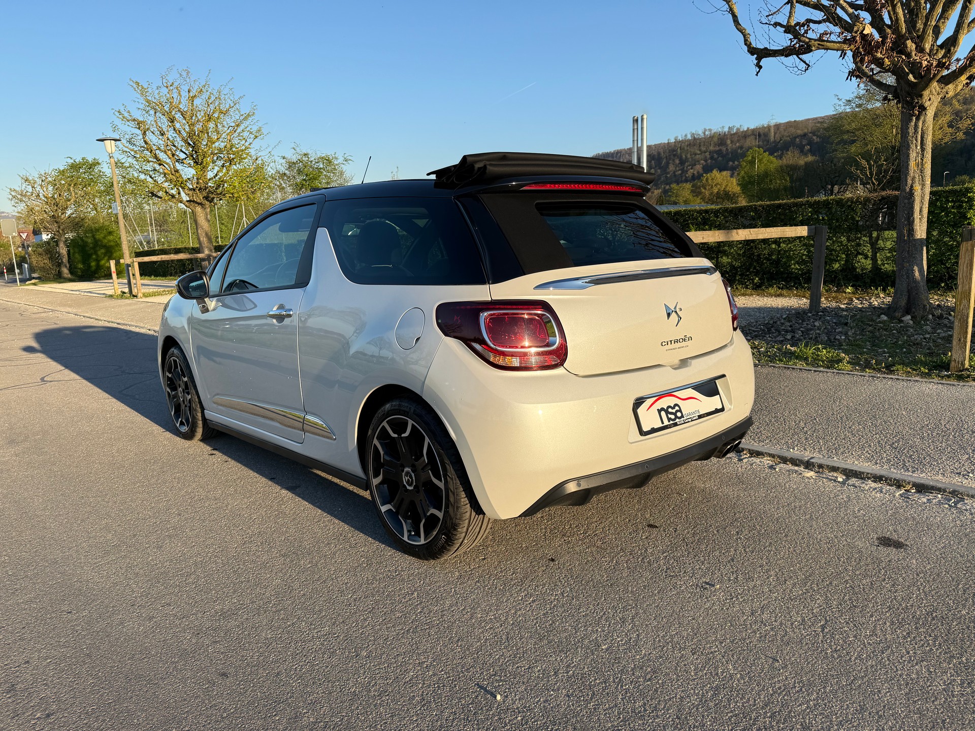 DS AUTOMOBILES DS3 Cabrio 1.6 THP Sport Chic Plus-image-4