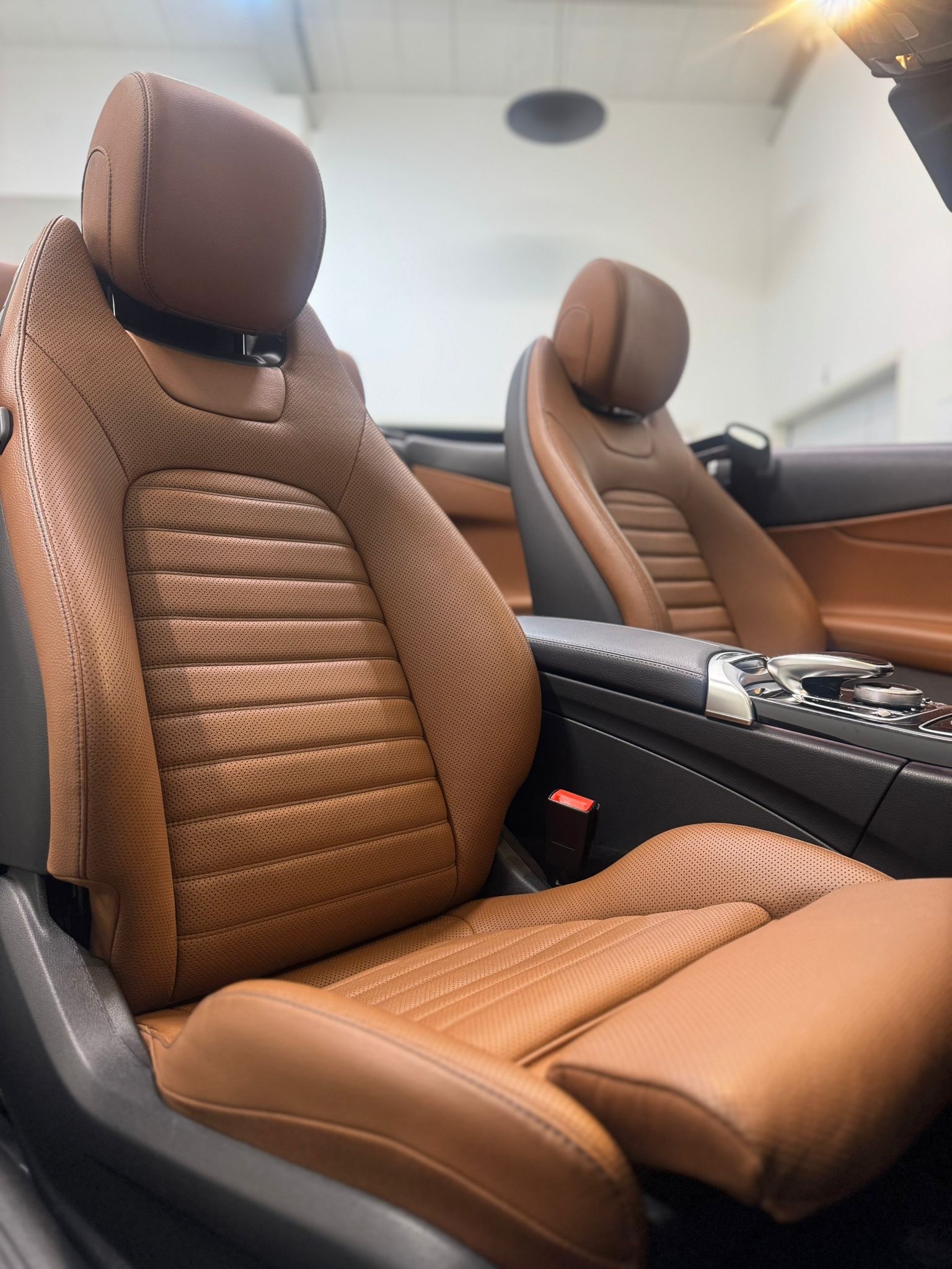 MERCEDES-BENZ C 200 Cabriolet AMG Line 4Matic 9G-Tronic *CH-Fahrzeug / LED HPS / Sitzbelüftung / Rückfahrkamera*-image-8