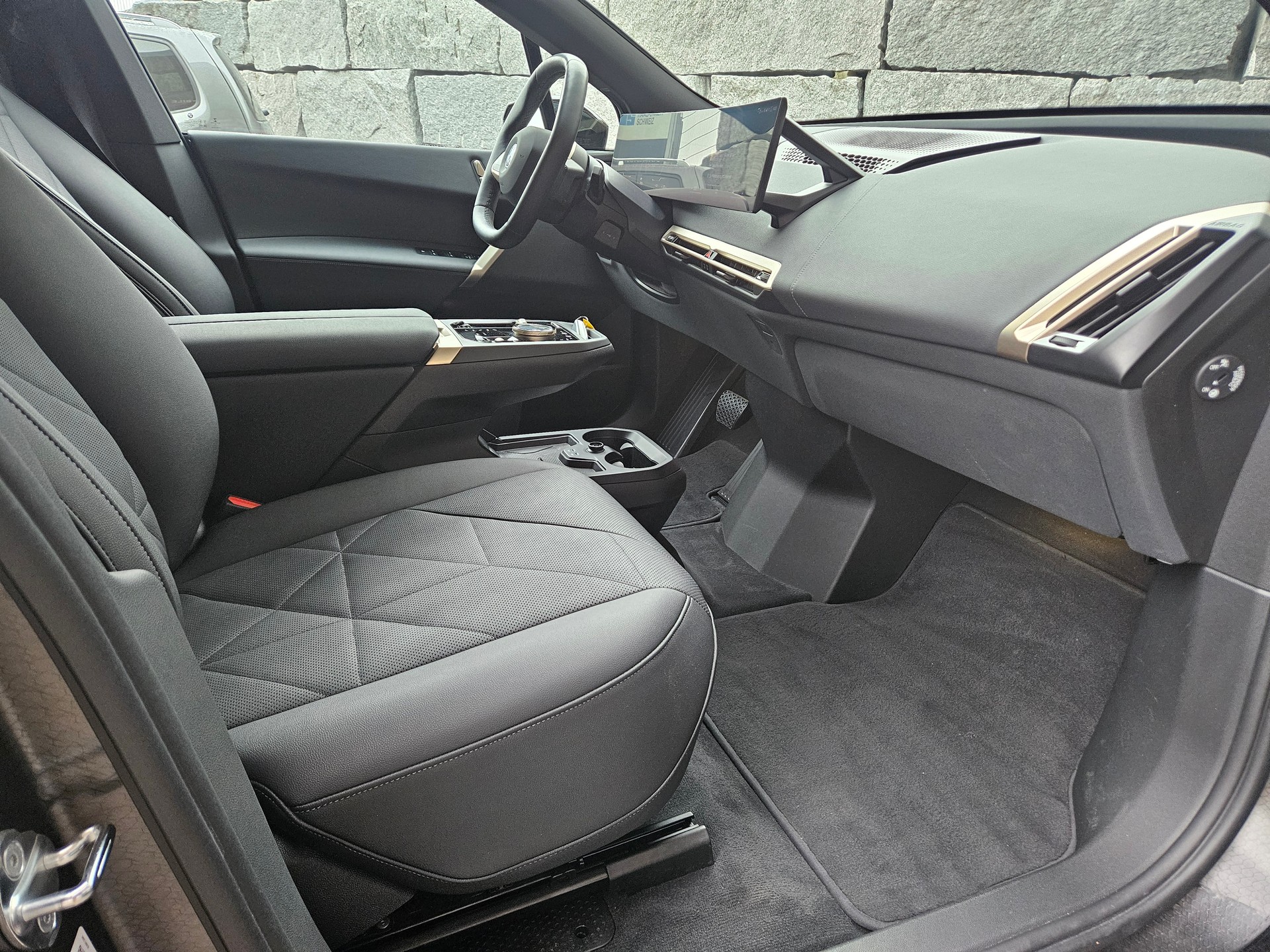 BMW iX xDrive50 all Black-image-9