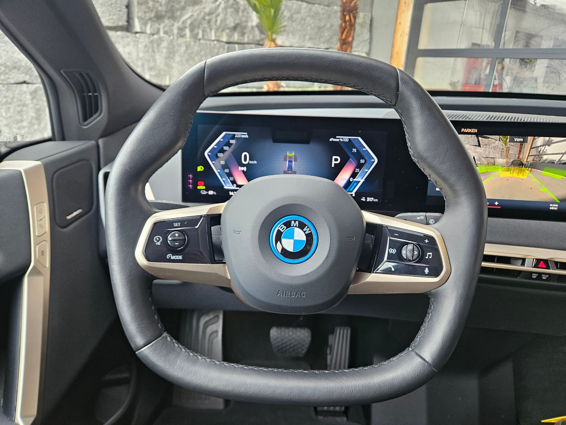 BMW iX xDrive50 all Black-image-10