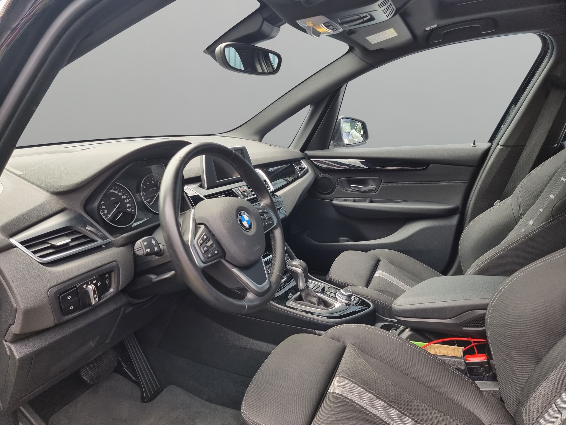 BMW 225i xDrive Active Tourer Sport Line Steptronic-image-9