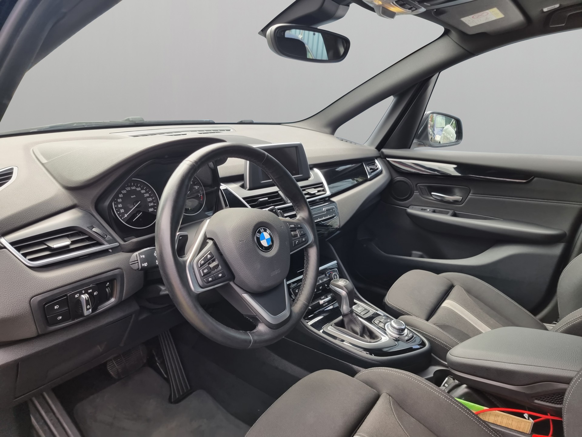 BMW 225i xDrive Active Tourer Sport Line Steptronic-image-10
