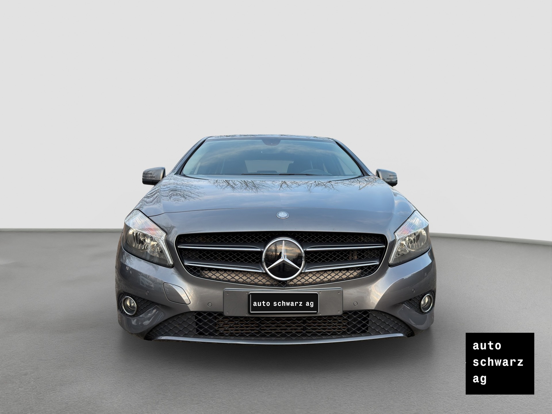 MERCEDES-BENZ A 200 Style 7G-DCT-showroom-element-1