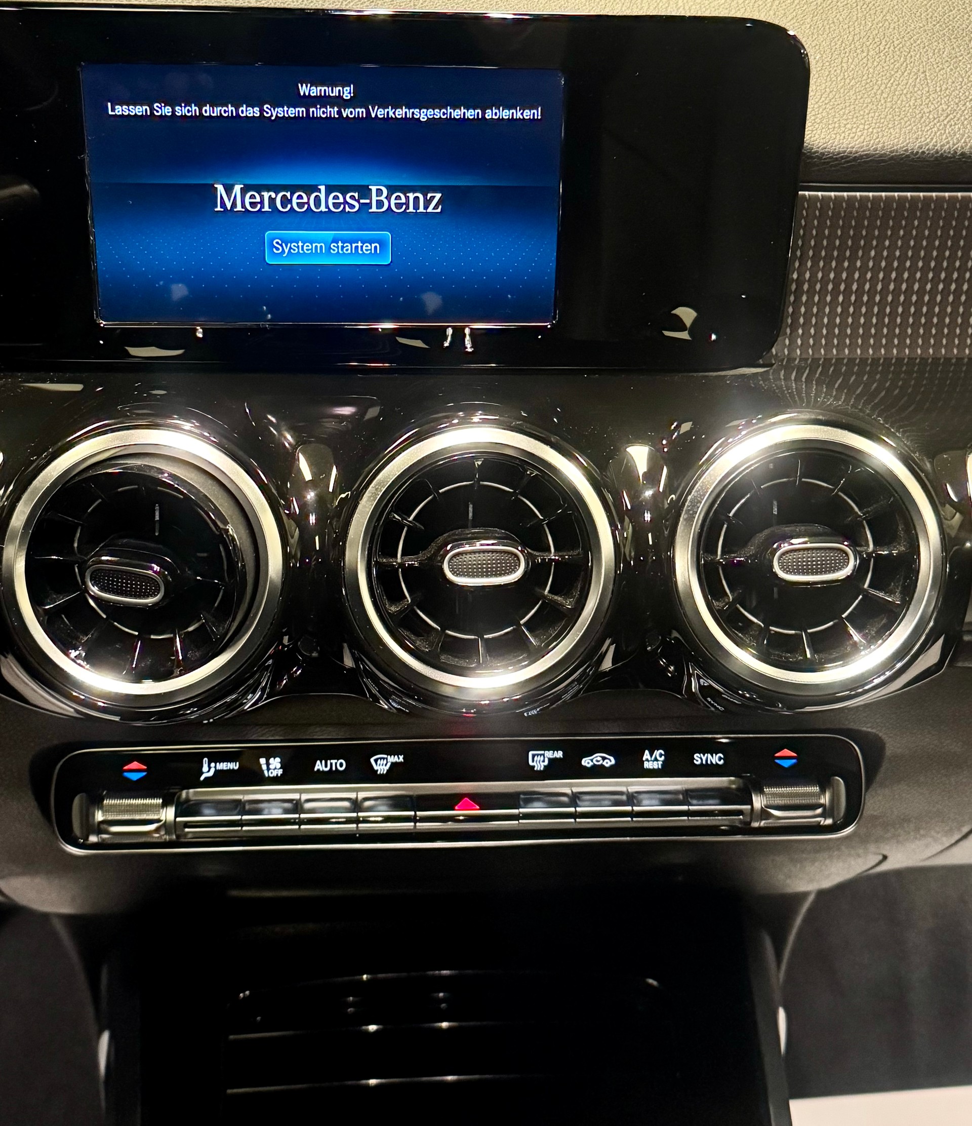 MERCEDES-BENZ GLB 200 d 4Matic Progressive 8G-Tronic-image-19
