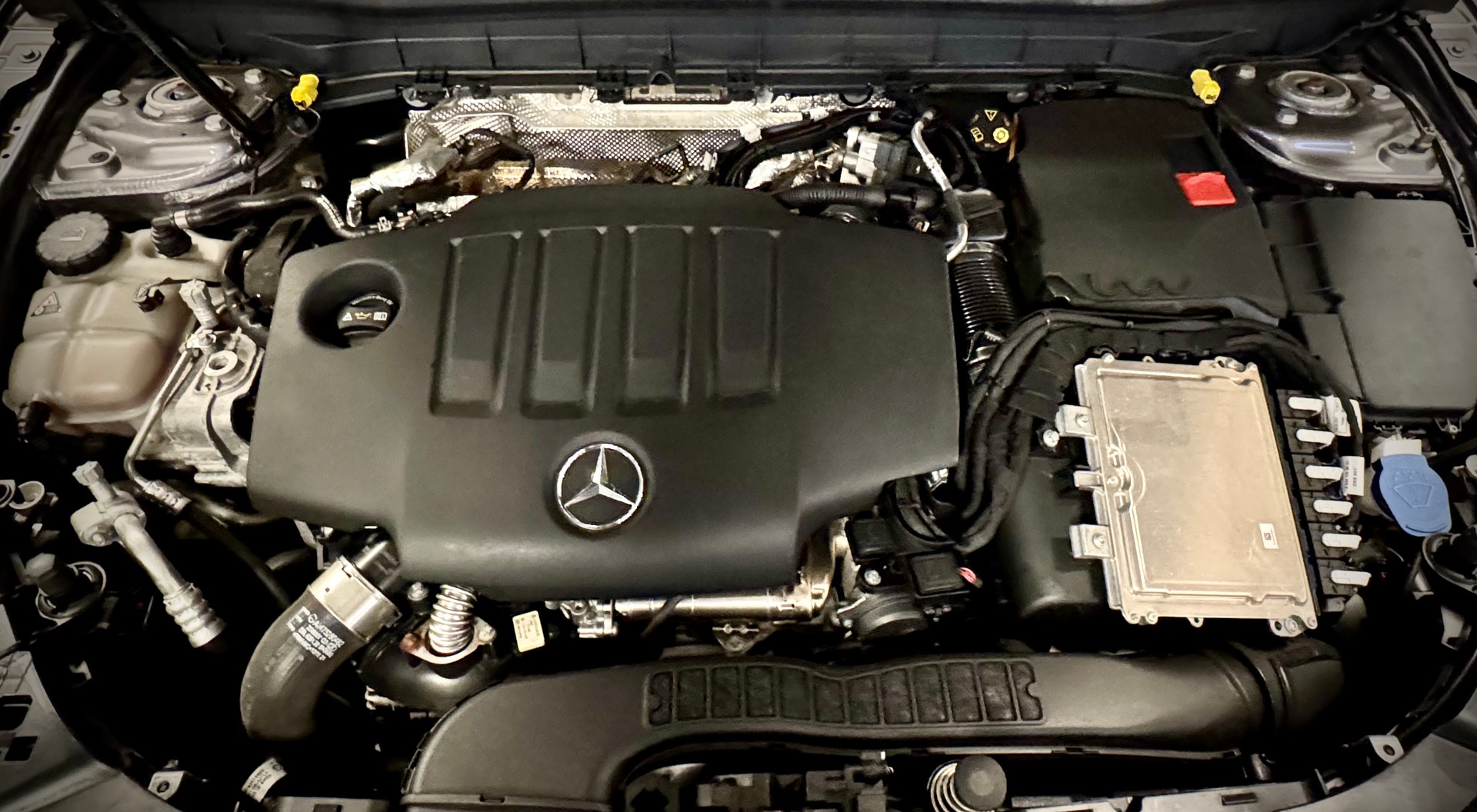 MERCEDES-BENZ GLB 200 d 4Matic Progressive 8G-Tronic-image-24