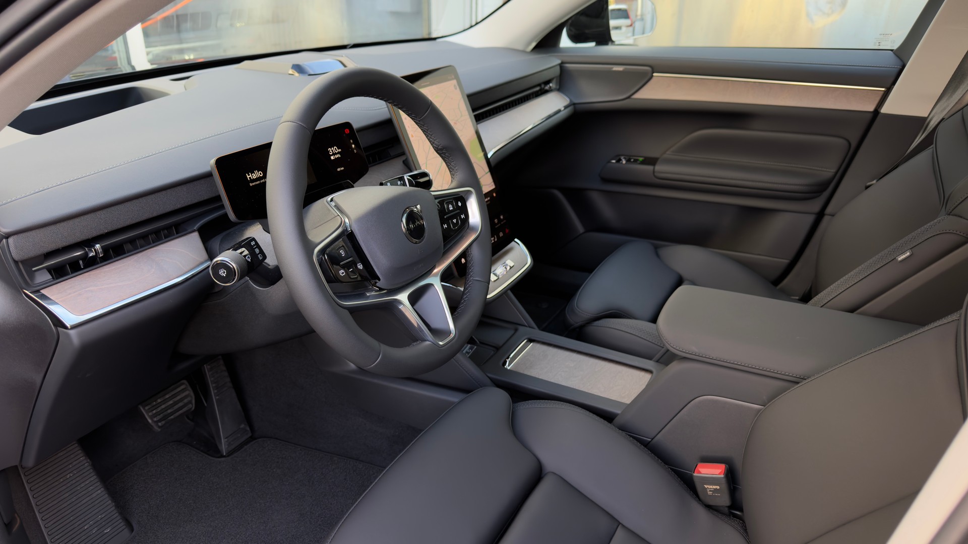 VOLVO ES90 Plus-showroom-element-2