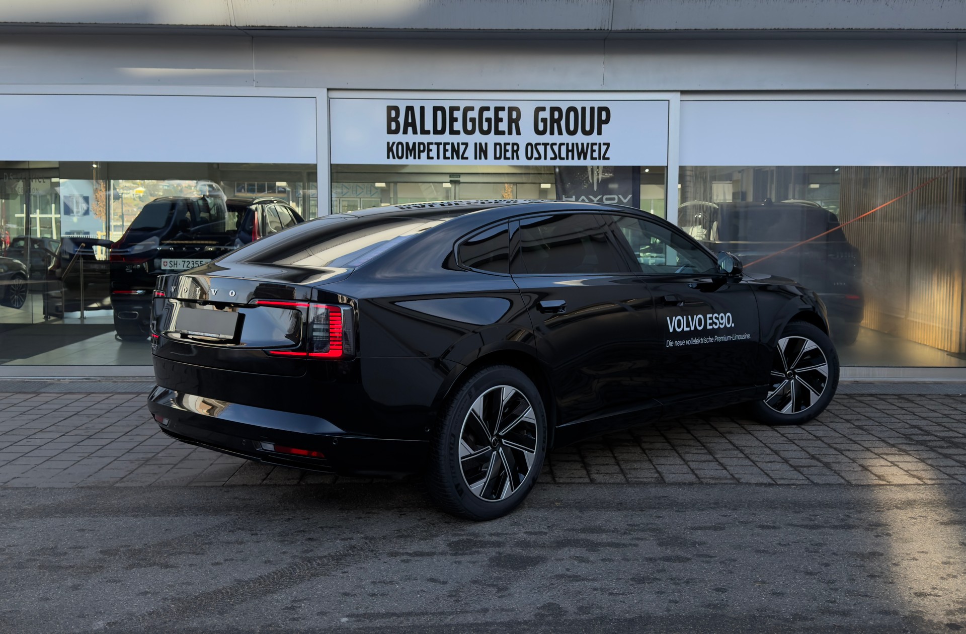 VOLVO ES90 Plus-showroom-element-1