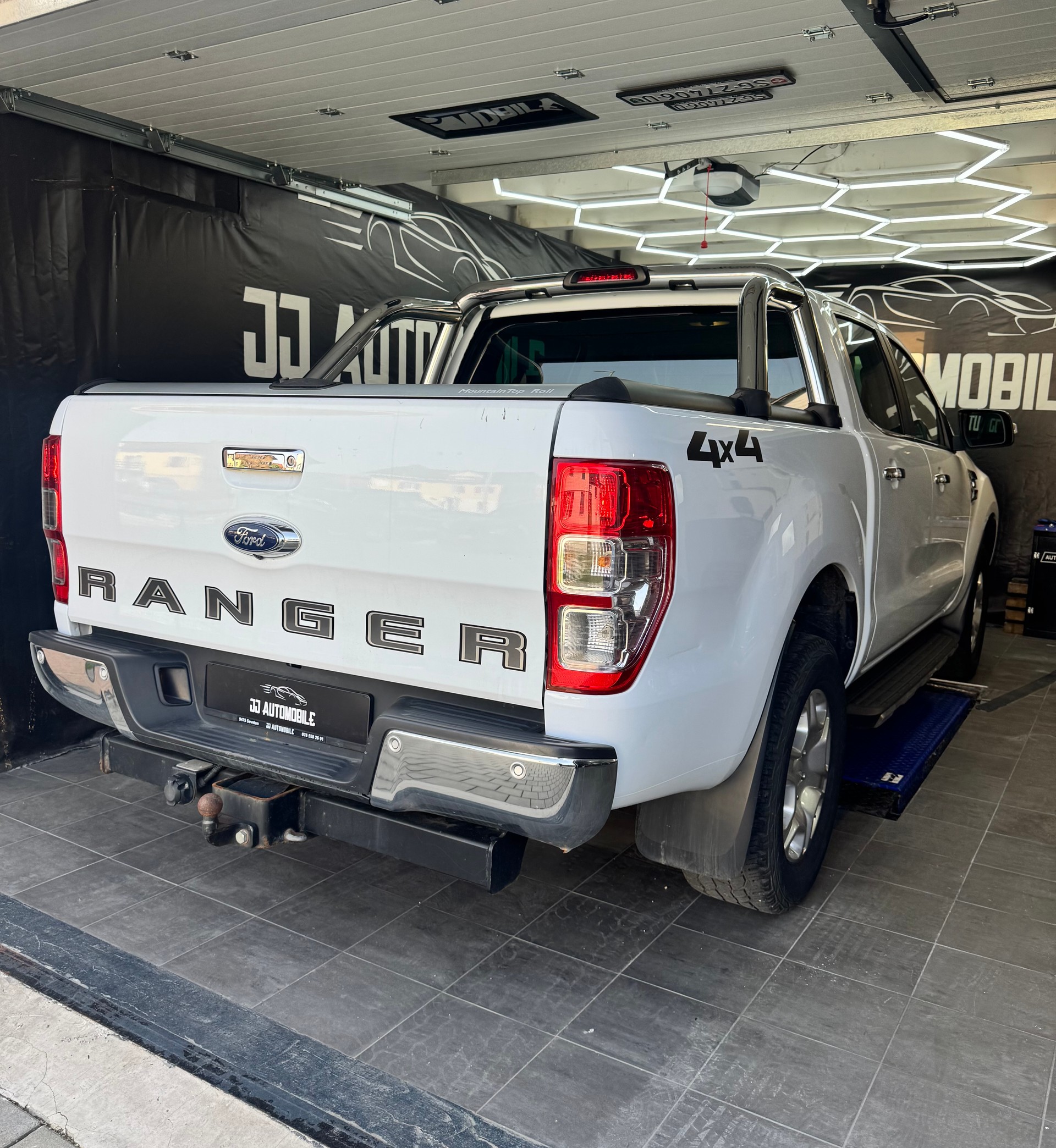 FORD Ranger Wildtrak 3.2 TDCi 4x4 A-image-3
