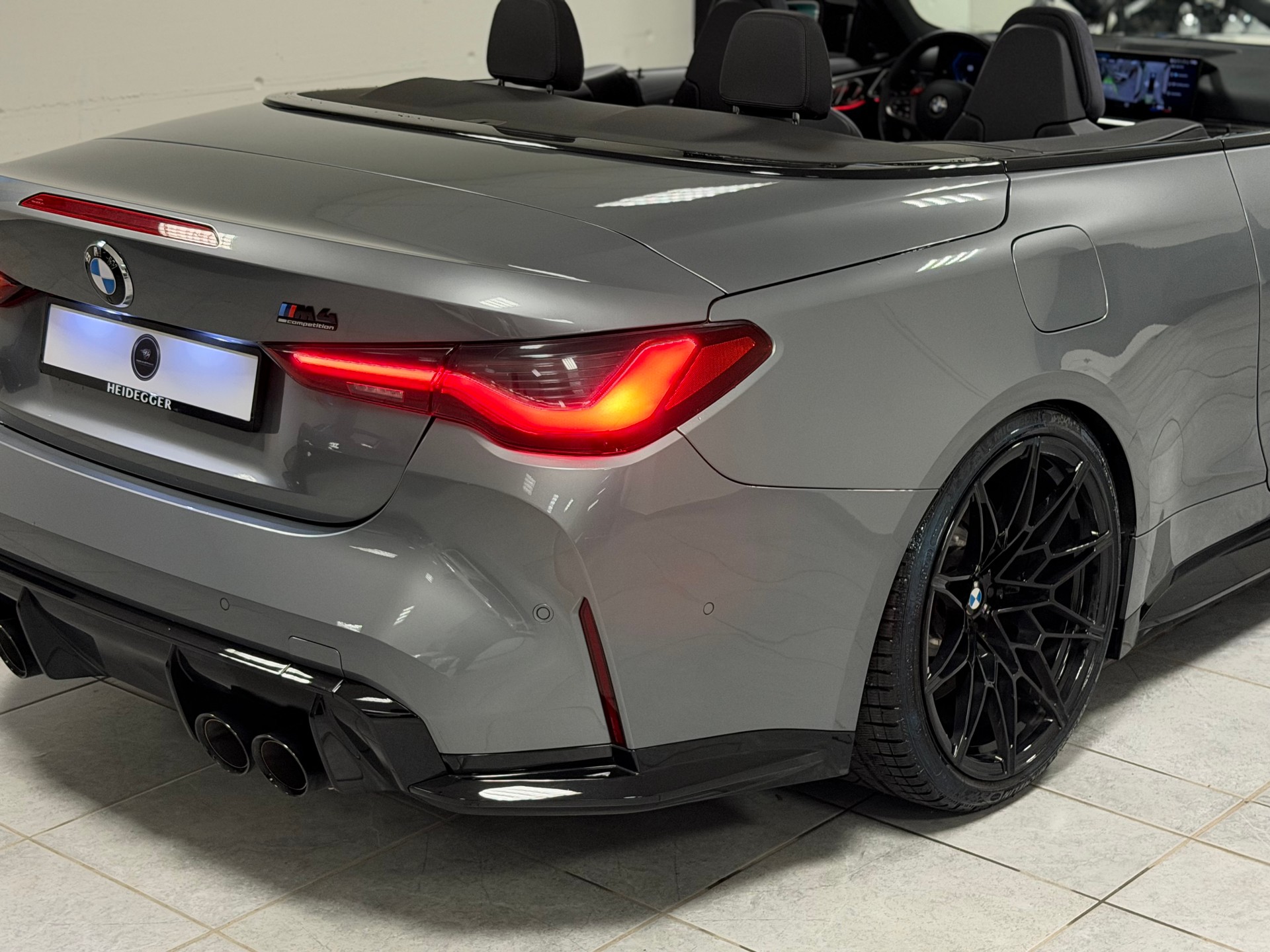 BMW M4 Cabrio Competition M xDrive-image-21