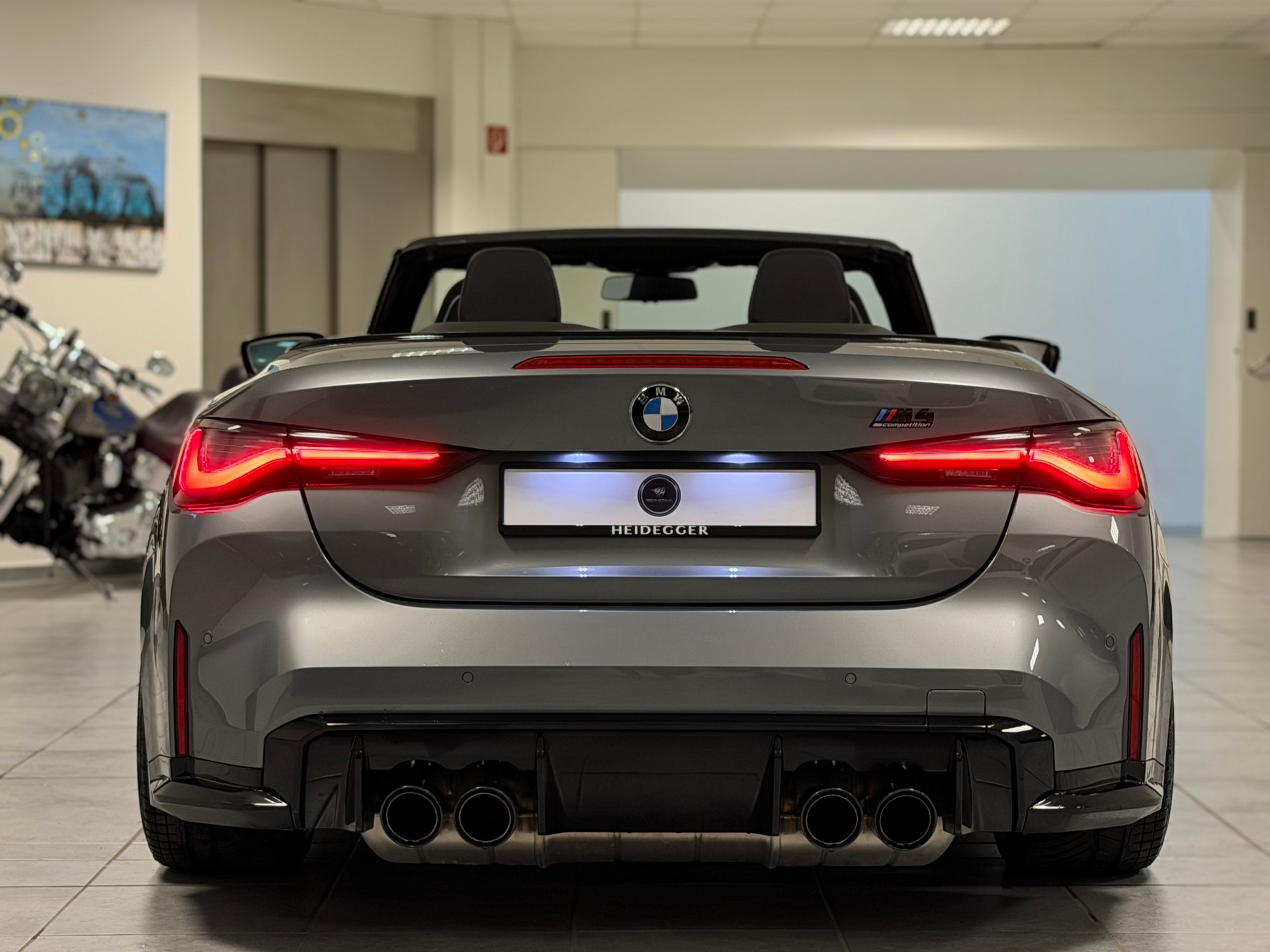 BMW M4 Cabrio Competition M xDrive-image-4