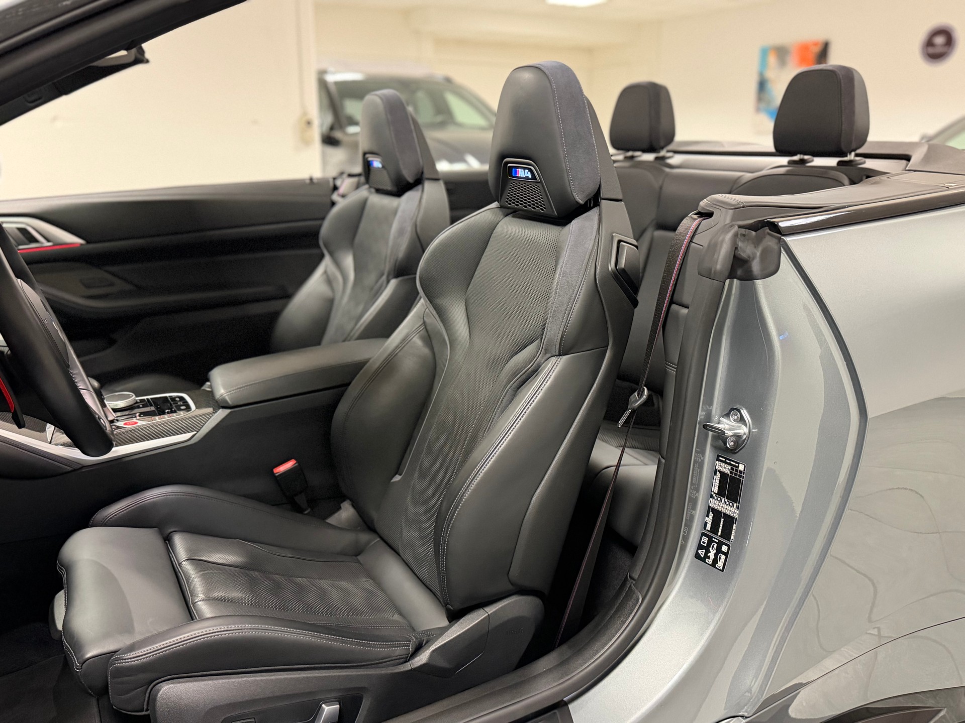 BMW M4 Cabrio Competition M xDrive-image-19