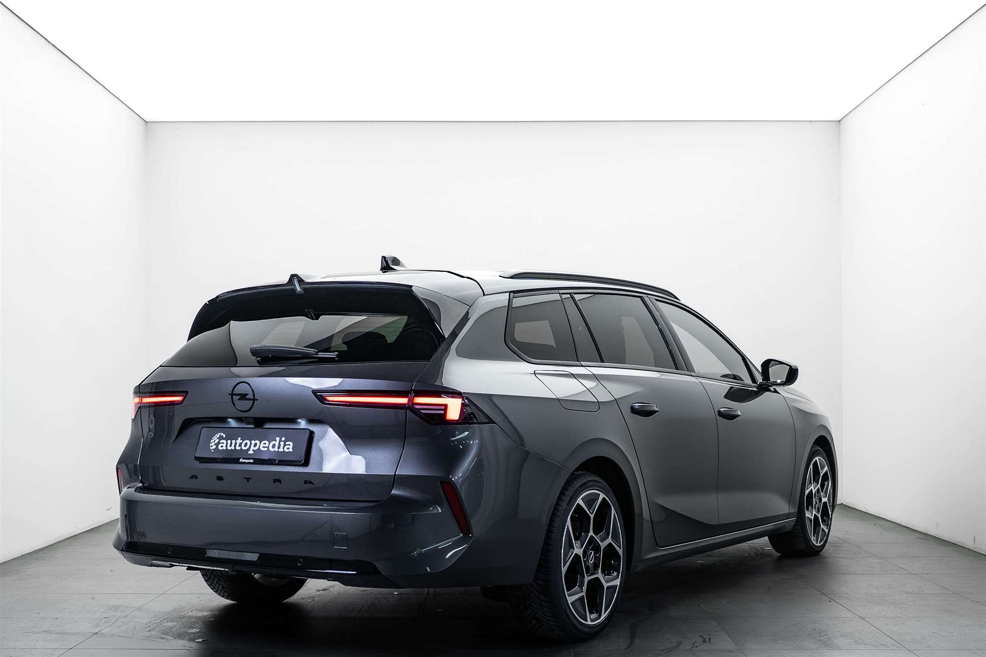 OPEL Astra Sports Tourer 1.2i Turbo Ultimate A-showroom-element-2