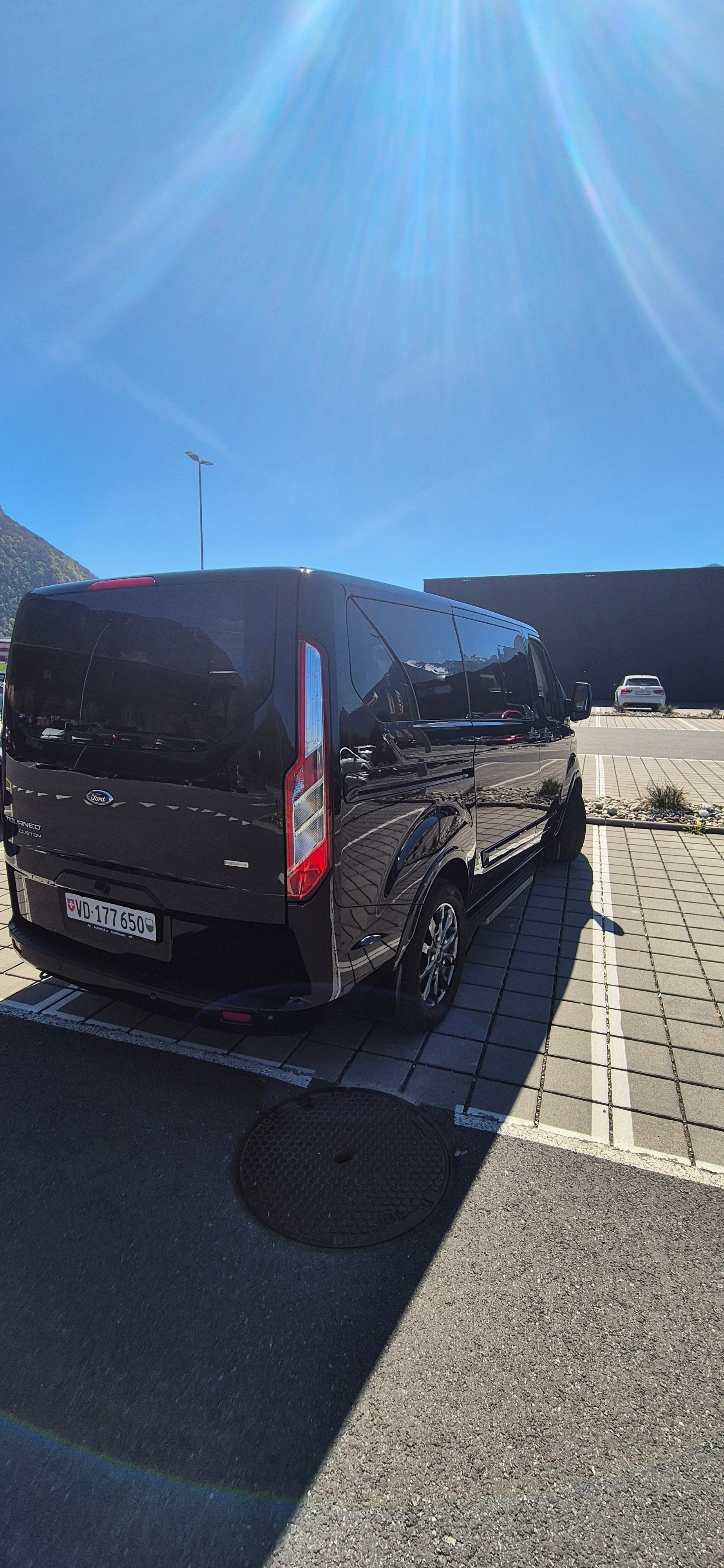 FORD Tourneo Custom 310 L1H1 sport A-image-11