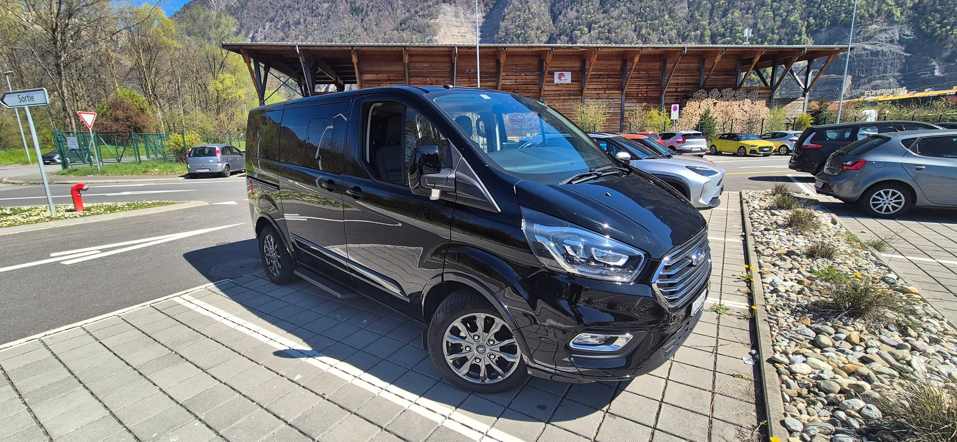 FORD Tourneo Custom 310 L1H1 sport A-image-2