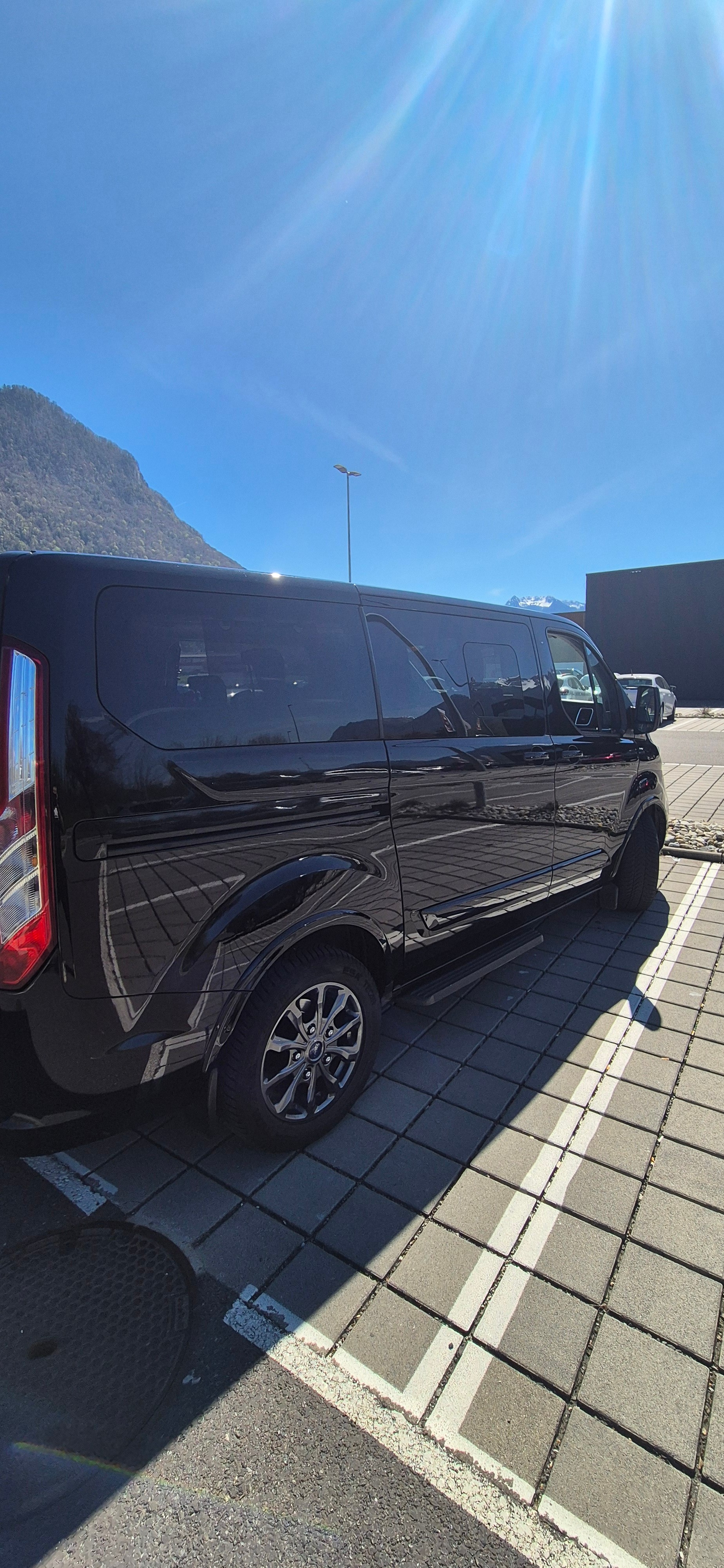 FORD Tourneo Custom 310 L1H1 sport A-image-10