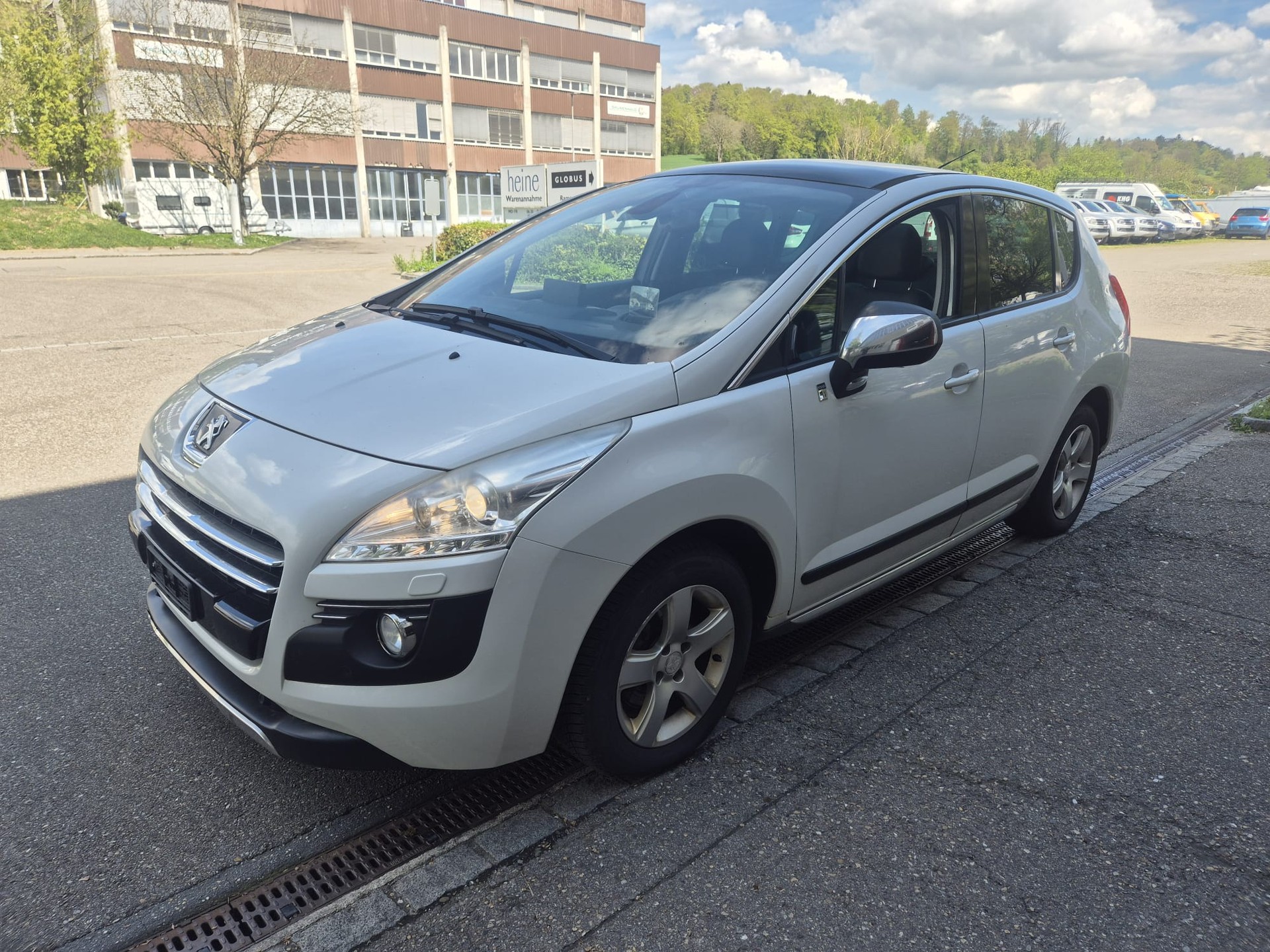 PEUGEOT 3008 HYbrid4 2.0 HDI EGS6-image-1