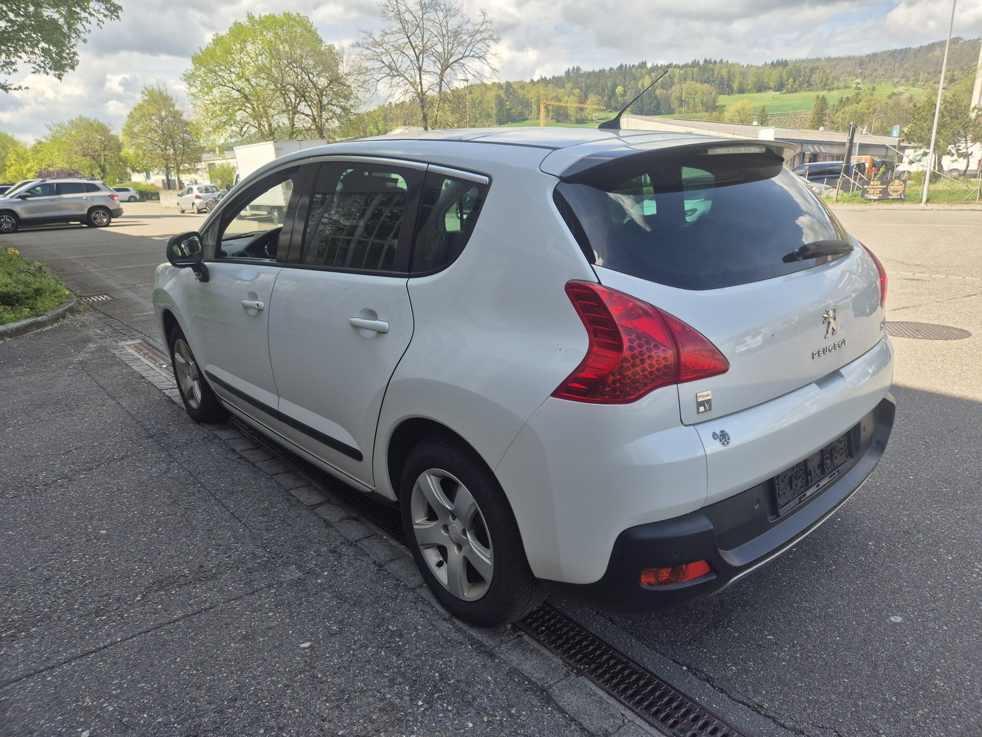 PEUGEOT 3008 HYbrid4 2.0 HDI EGS6-image-5