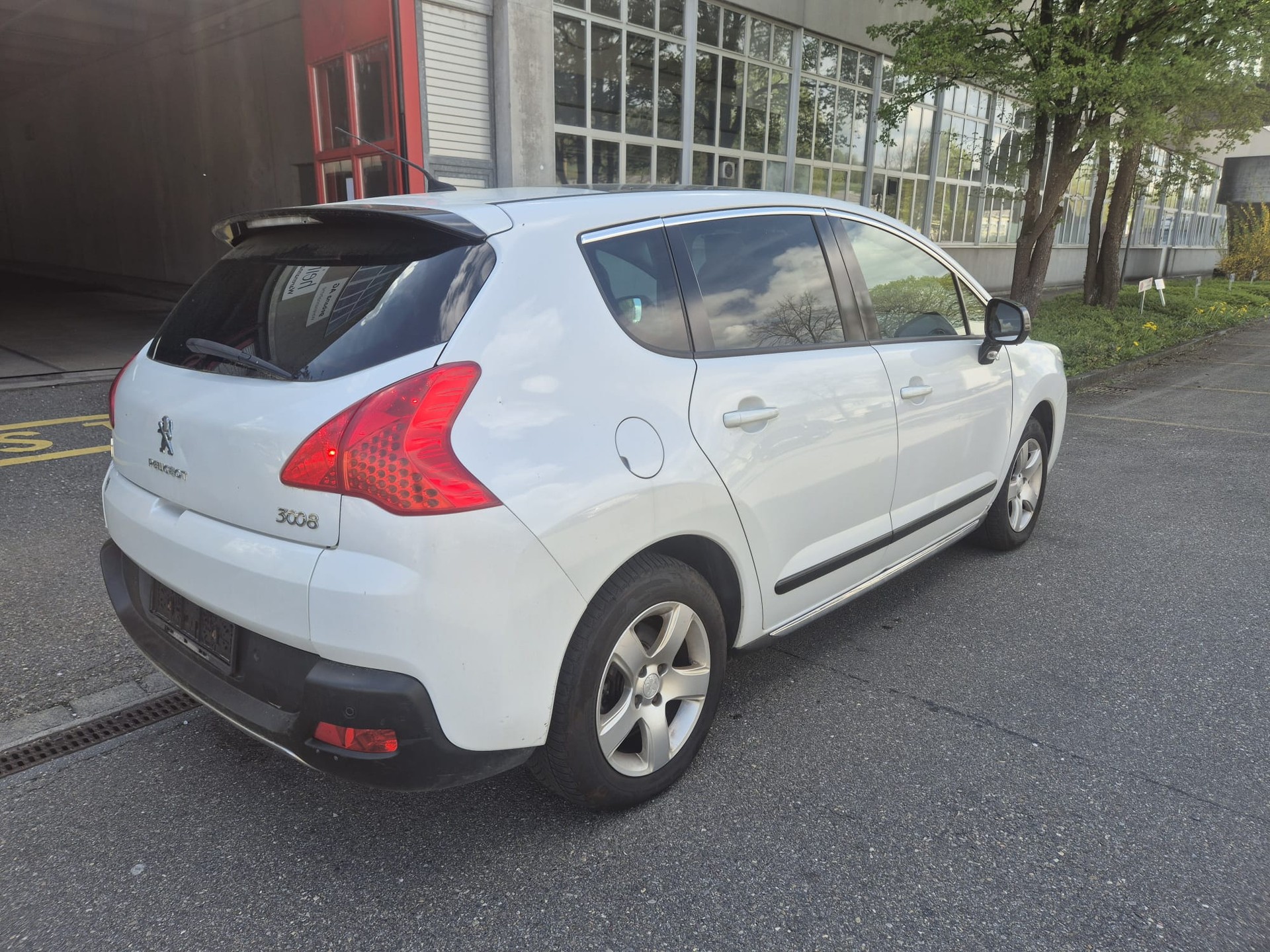 PEUGEOT 3008 HYbrid4 2.0 HDI EGS6-image-6