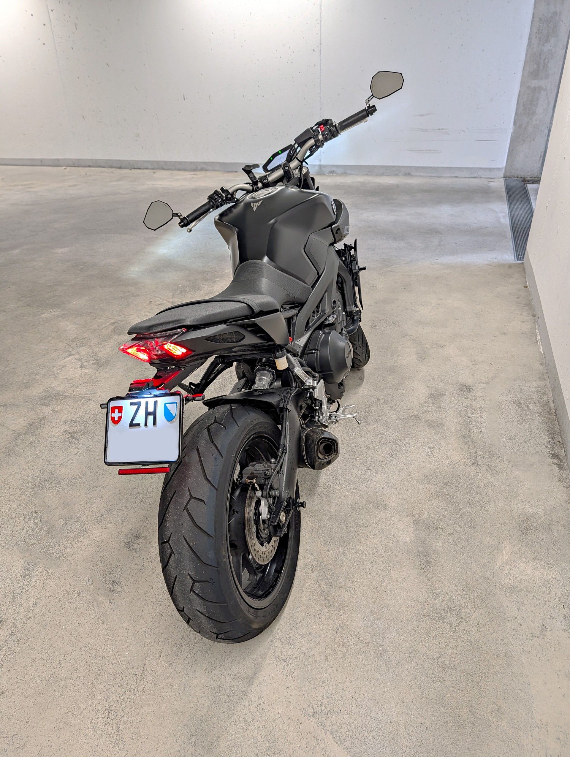 YAMAHA MT-09 ABS-image-2