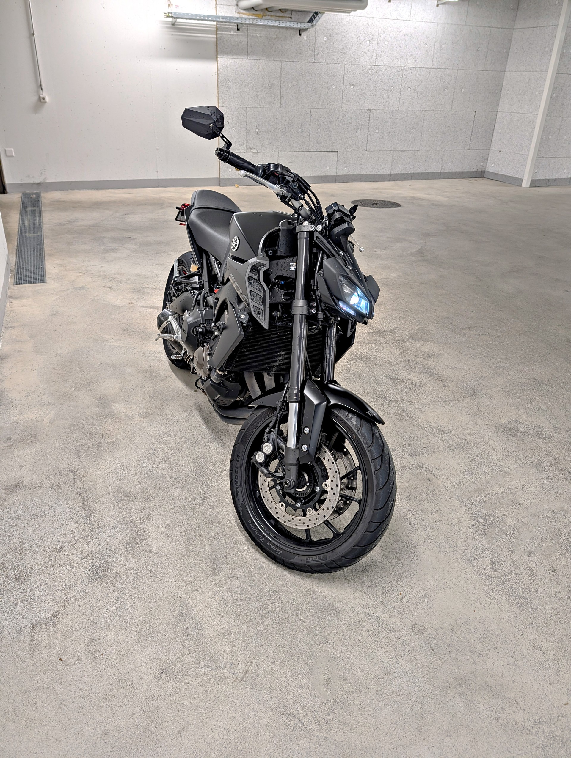 YAMAHA MT-09 ABS-image-1