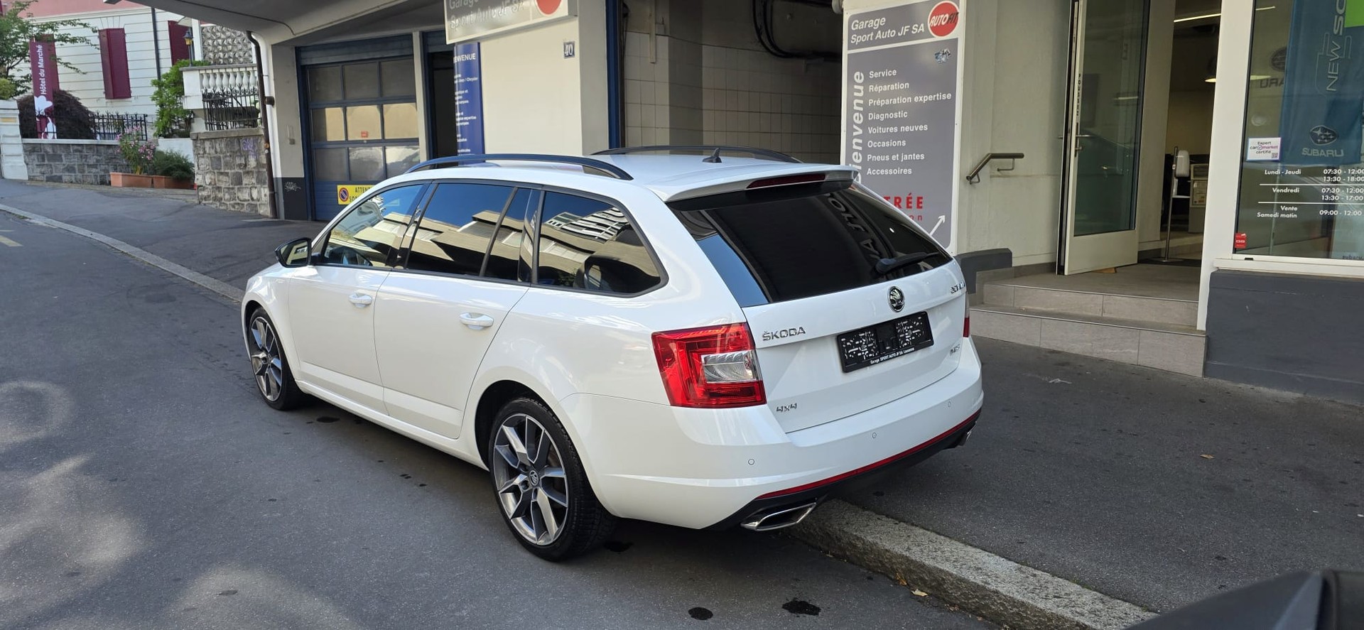 SKODA Octavia Combi 2.0 TDI RS Prag 4x4 DSG-showroom-element-3