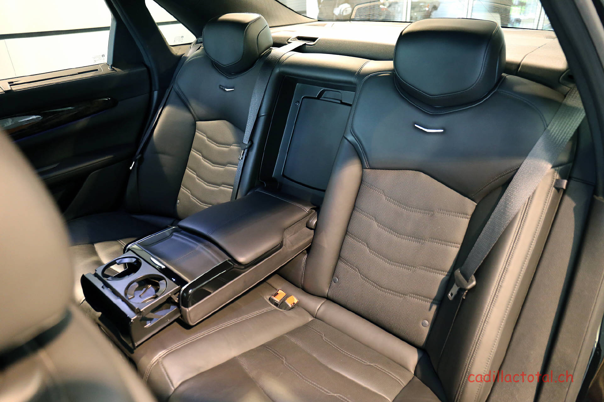 CADILLAC CT6 3.0 TT Luxury AWD-image-9