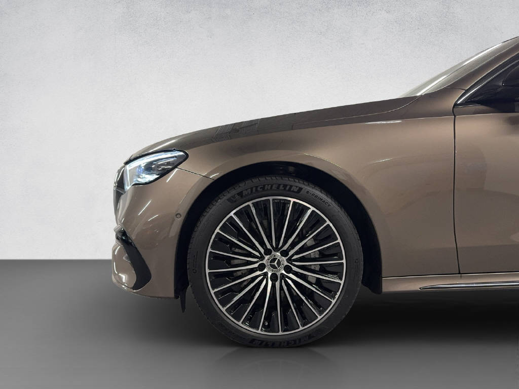 MERCEDES-BENZ E 300 de AMG Line 4Matic T-Modell-image-6