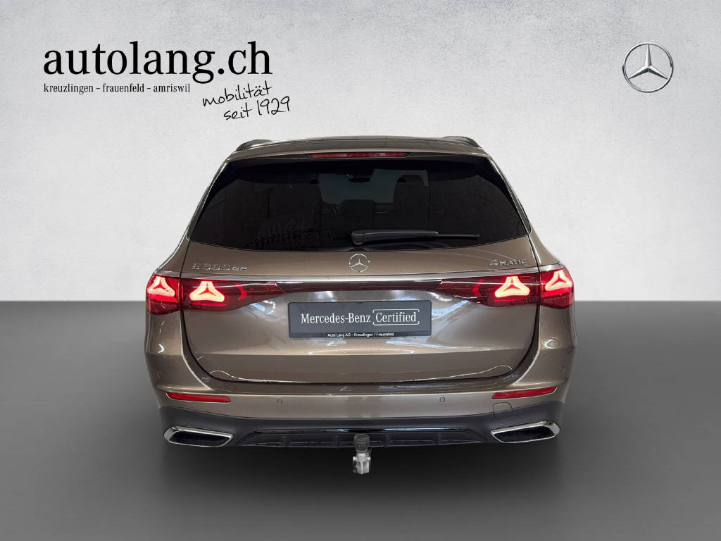 MERCEDES-BENZ E 300 de AMG Line 4Matic T-Modell-image-15